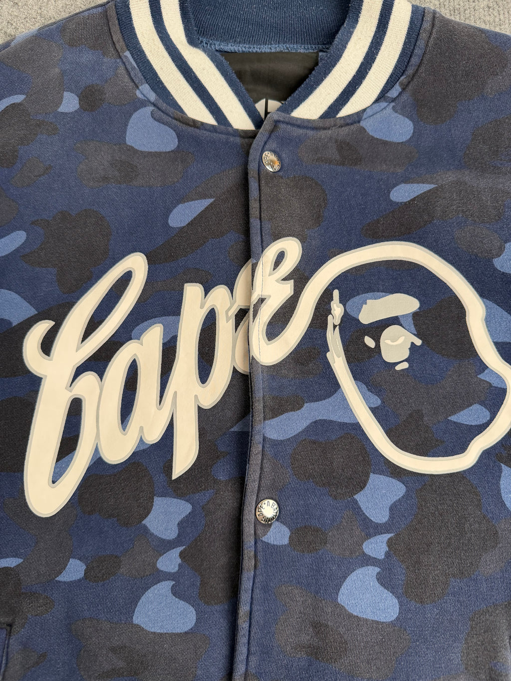 A bathing ape jakke (Str. L)
