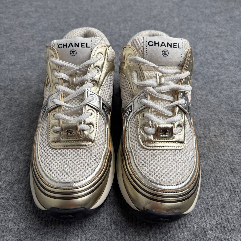 Chanel runners (Str. 37)