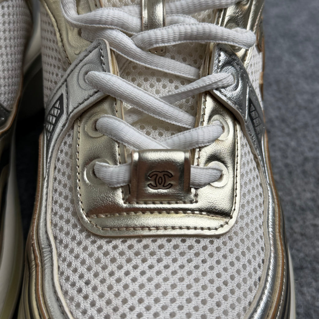 Chanel runners (Str. 37)