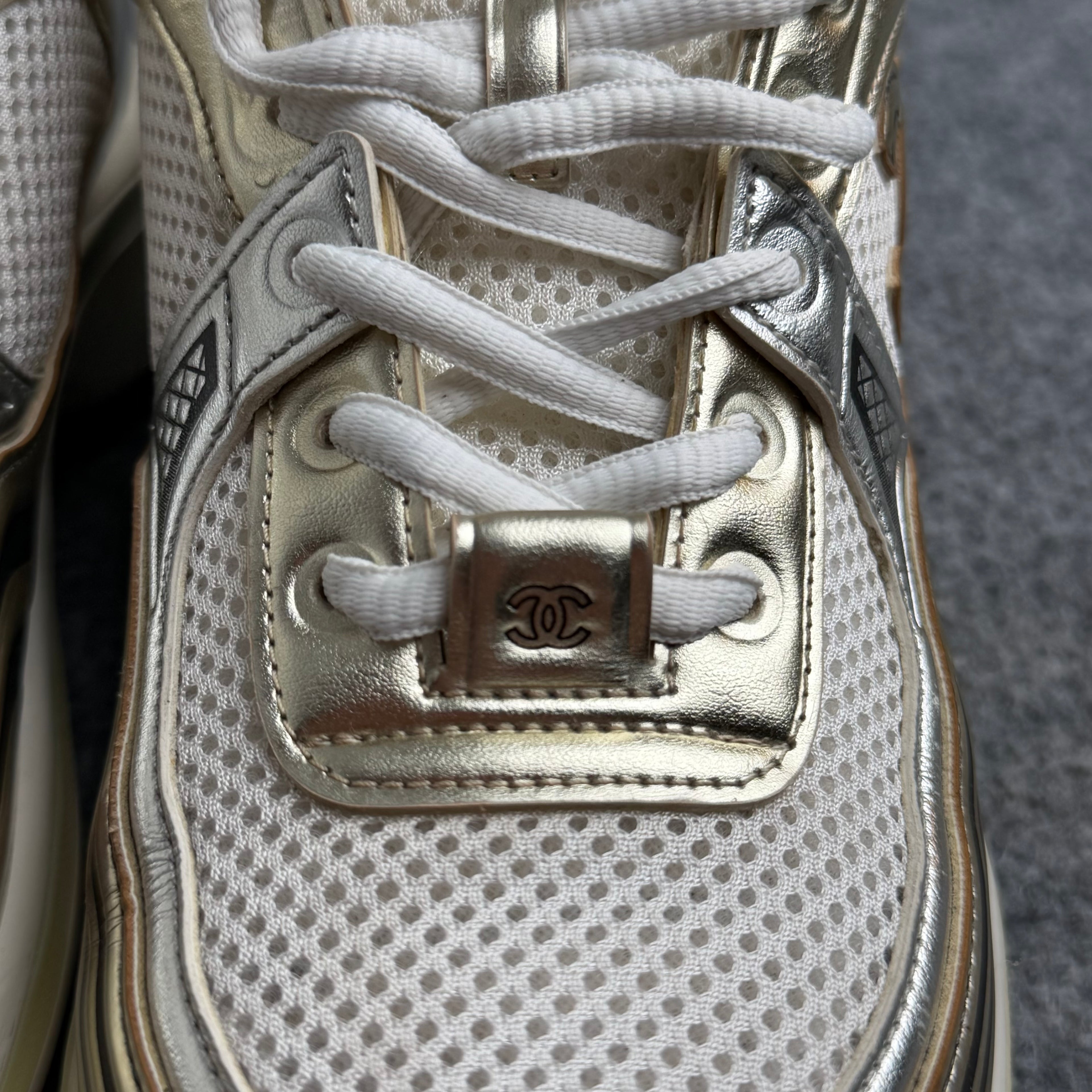 Chanel runners (Str. 37)