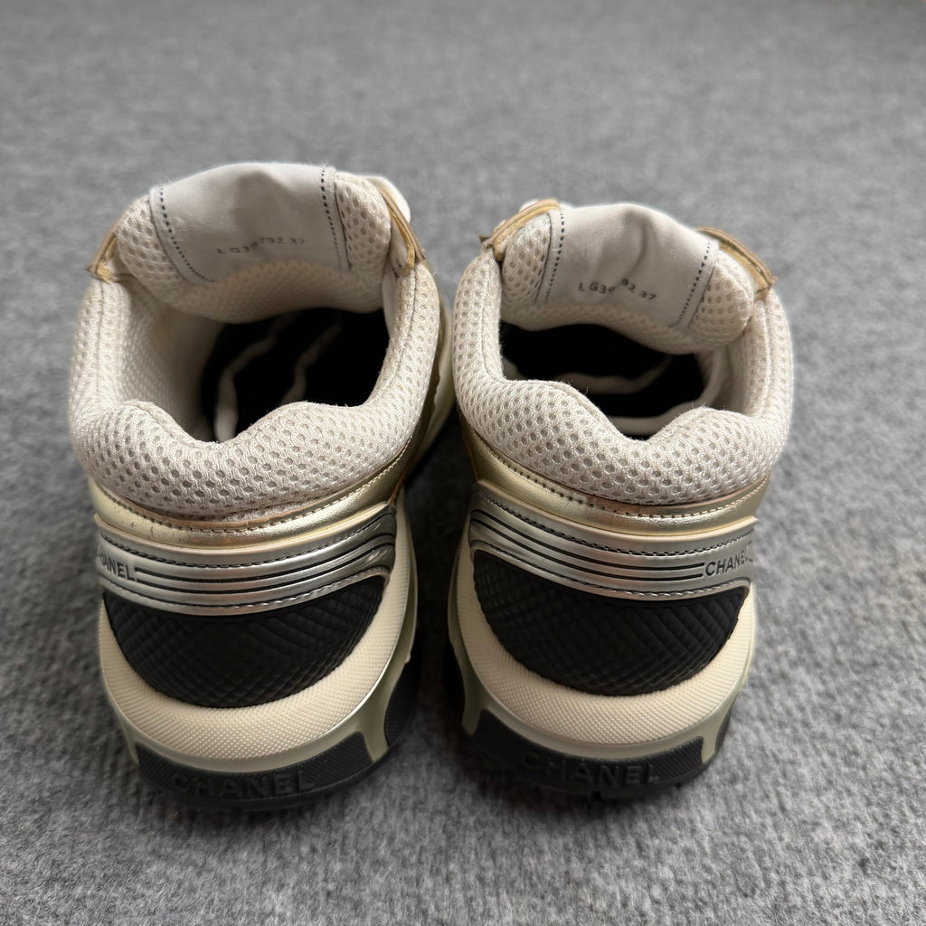 Chanel runners (Str. 37)