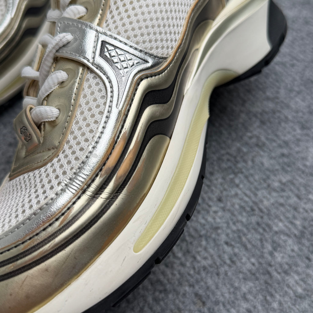 Chanel runners (Str. 37)