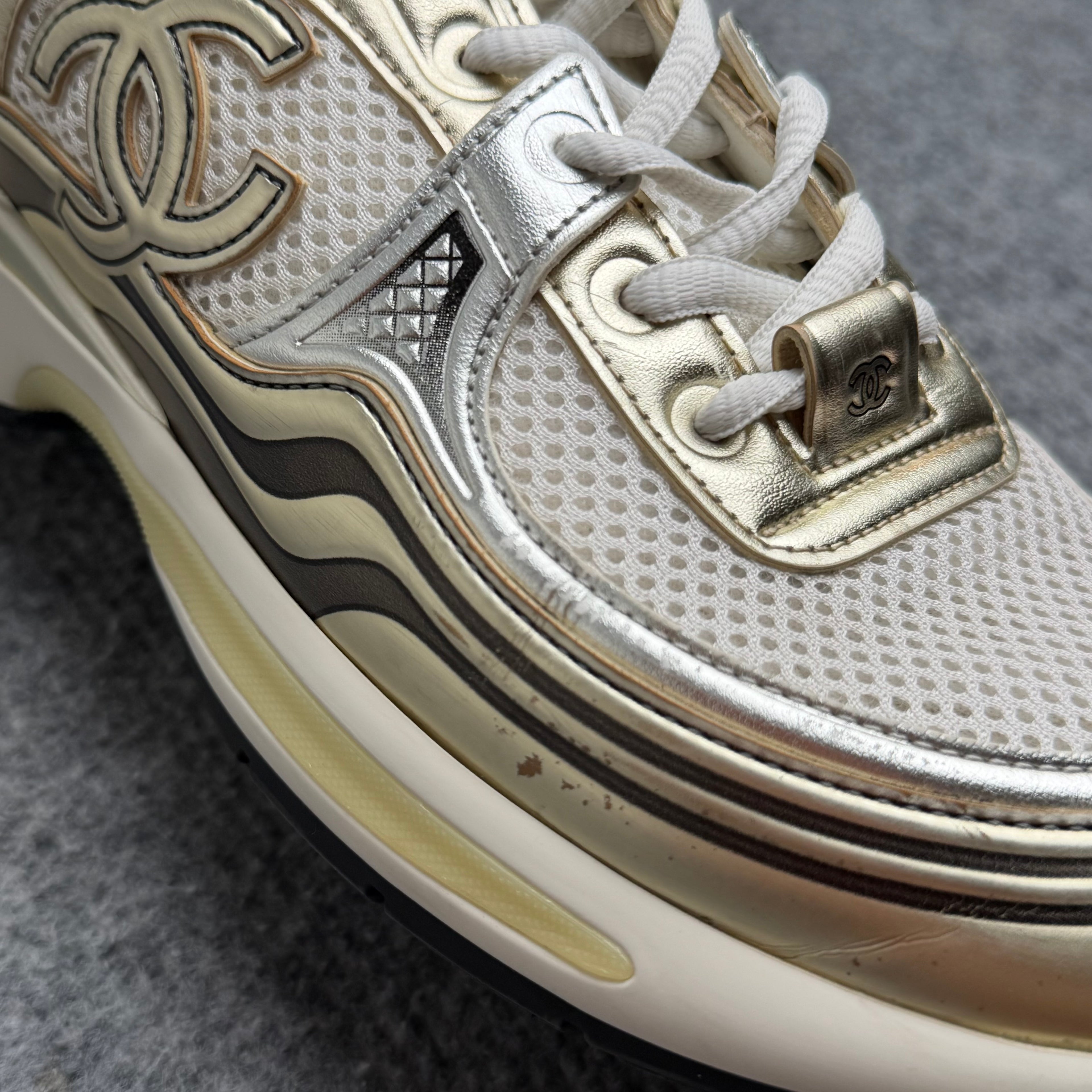 Chanel runners (Str. 37)