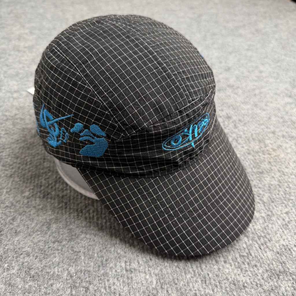 Off-white kasket
