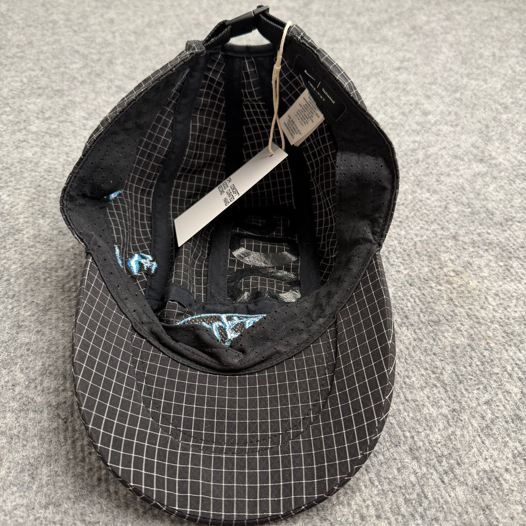 Off-white kasket