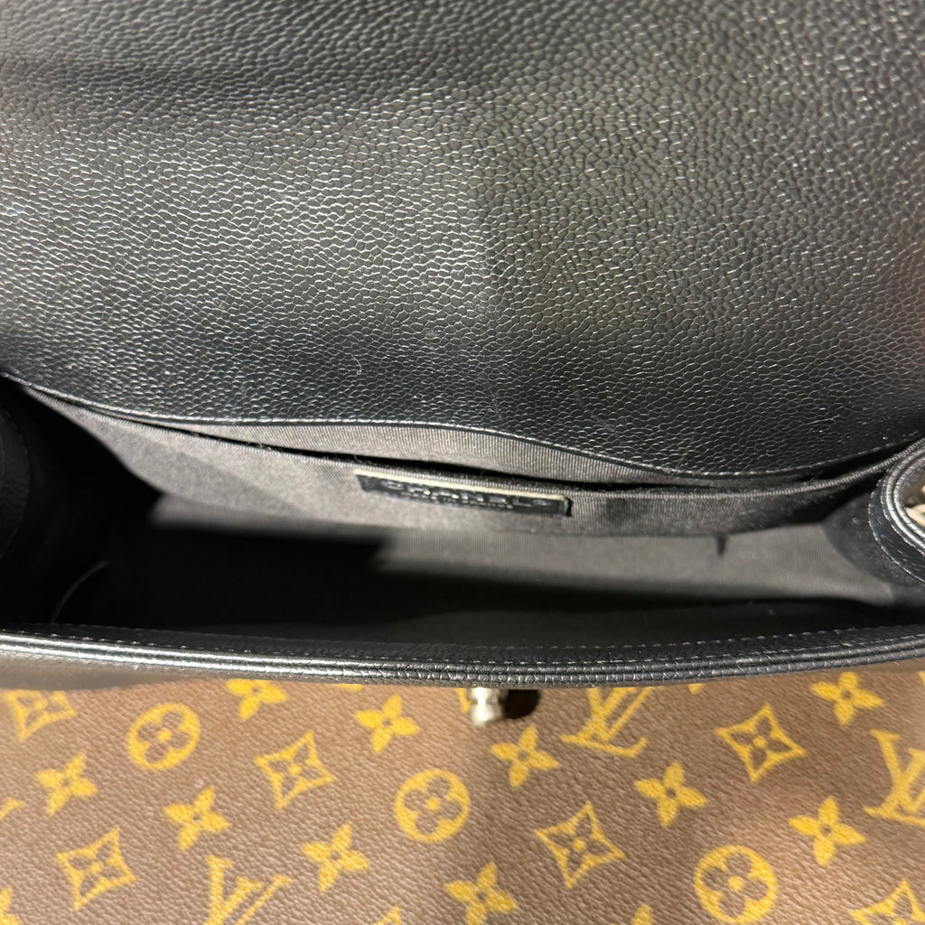 Chanel Boy Caviar Leather Taske