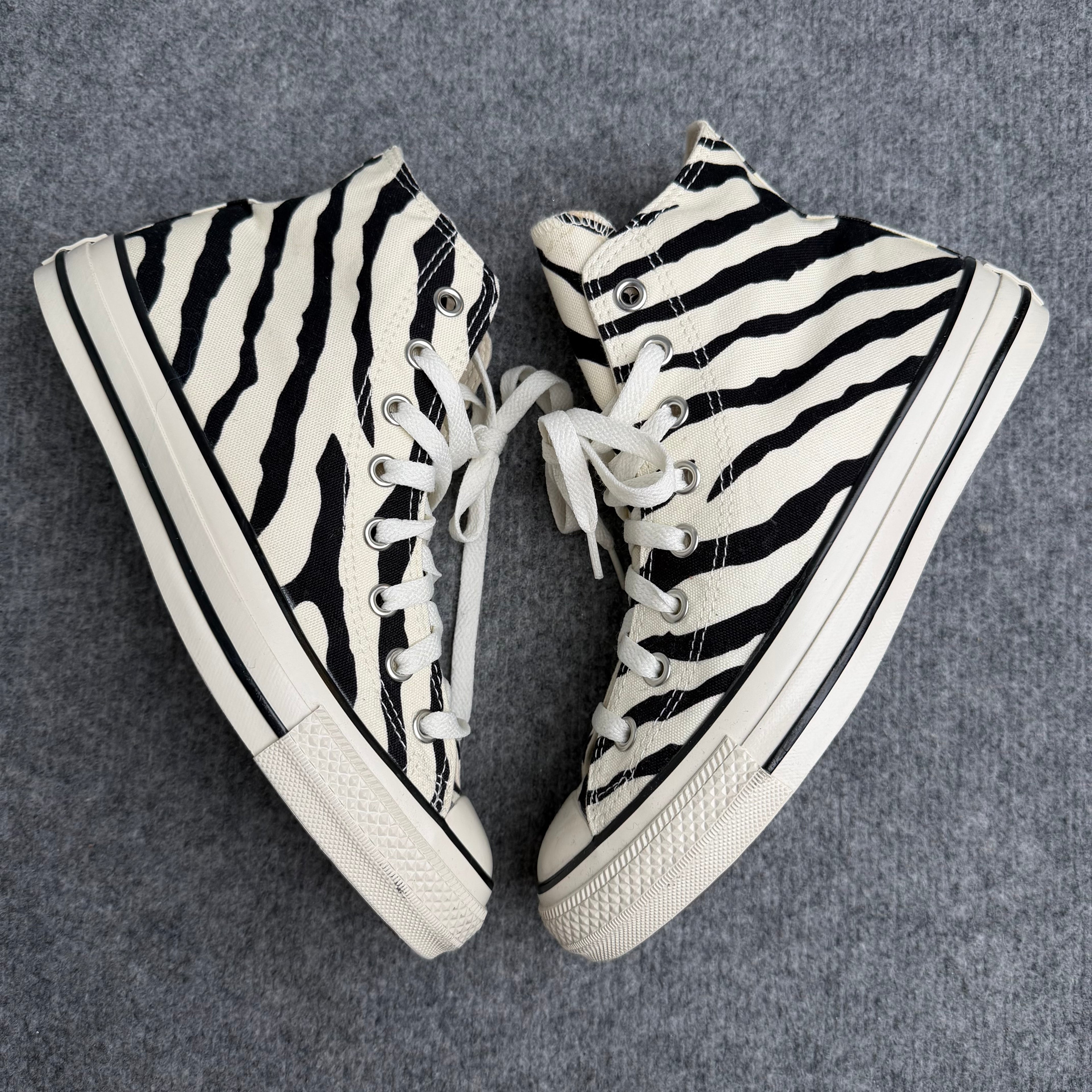 Converse zebra (Str. 40)