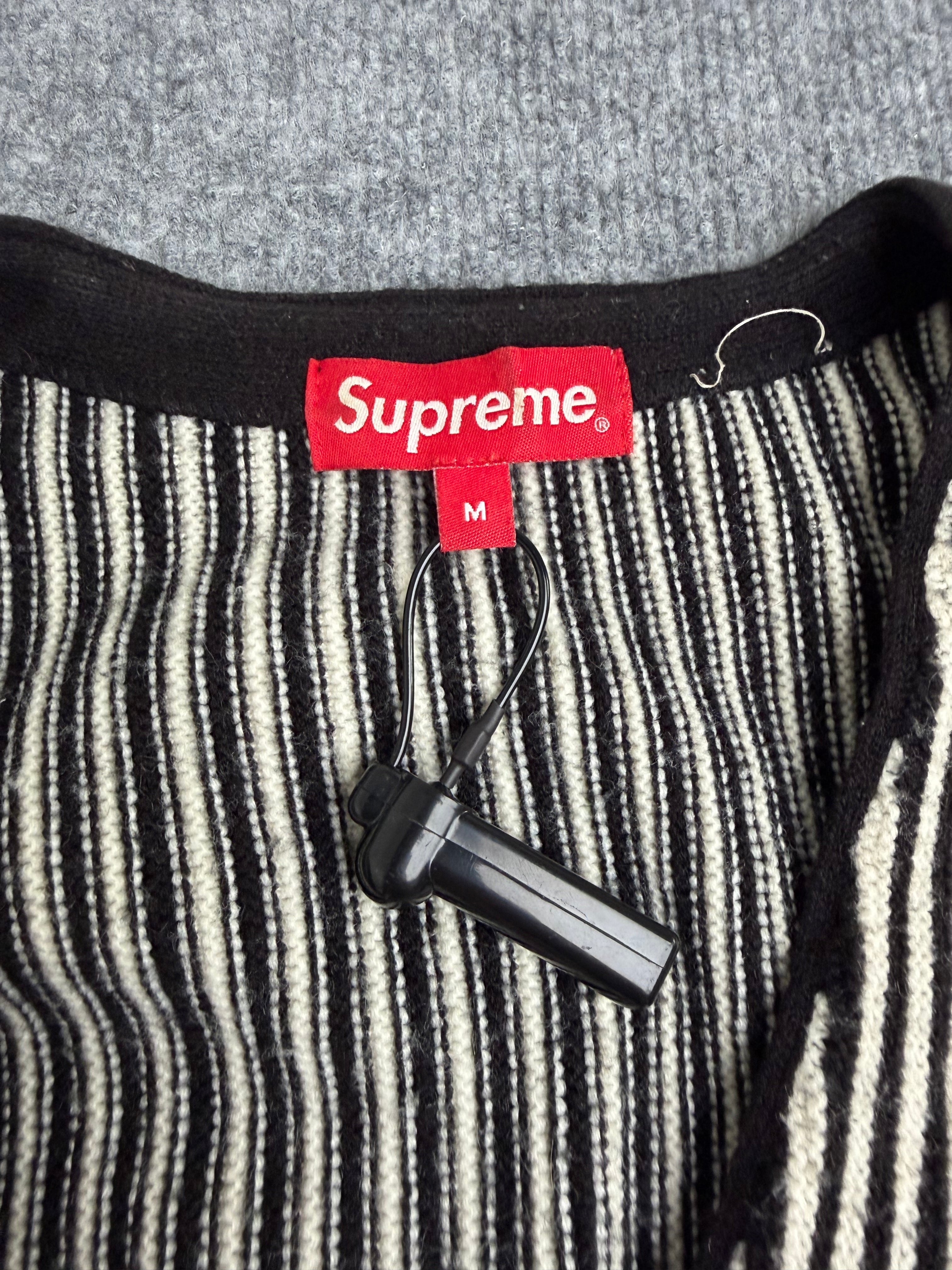 Supreme cardigan (Str. M)