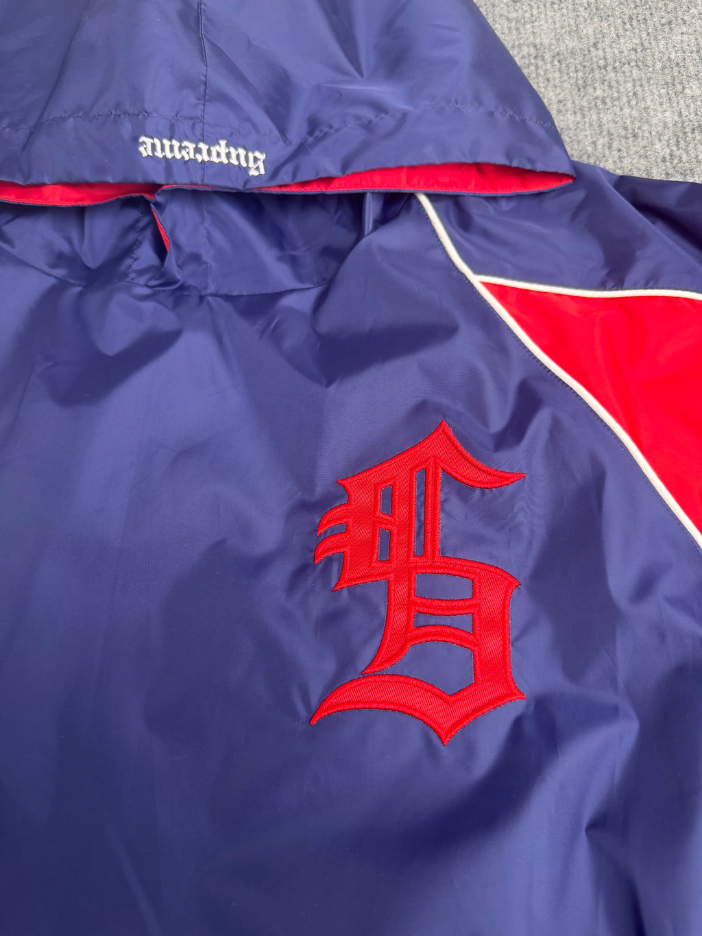 Supreme jakke (Str. M)