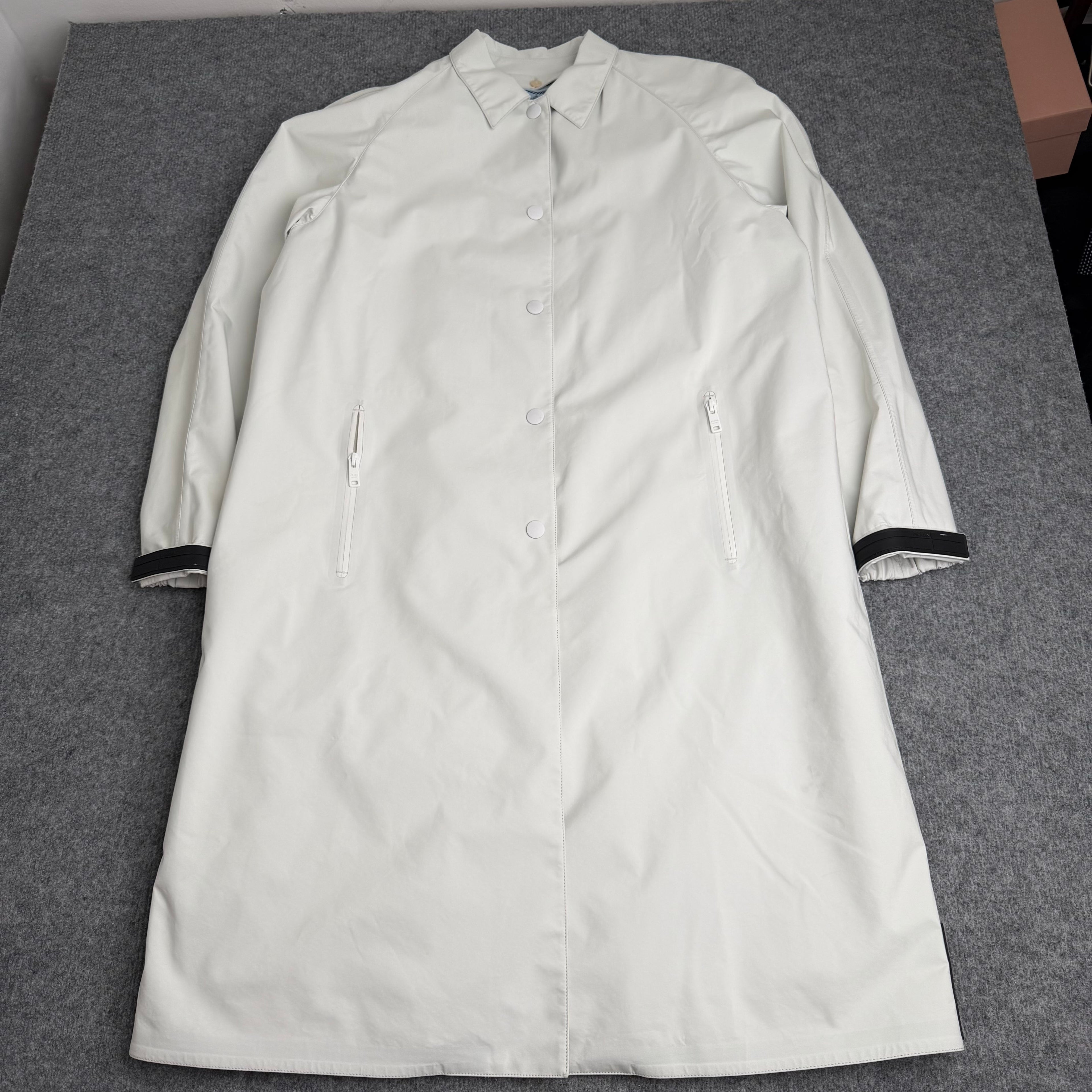 Prada trenchcoat (Str. S)