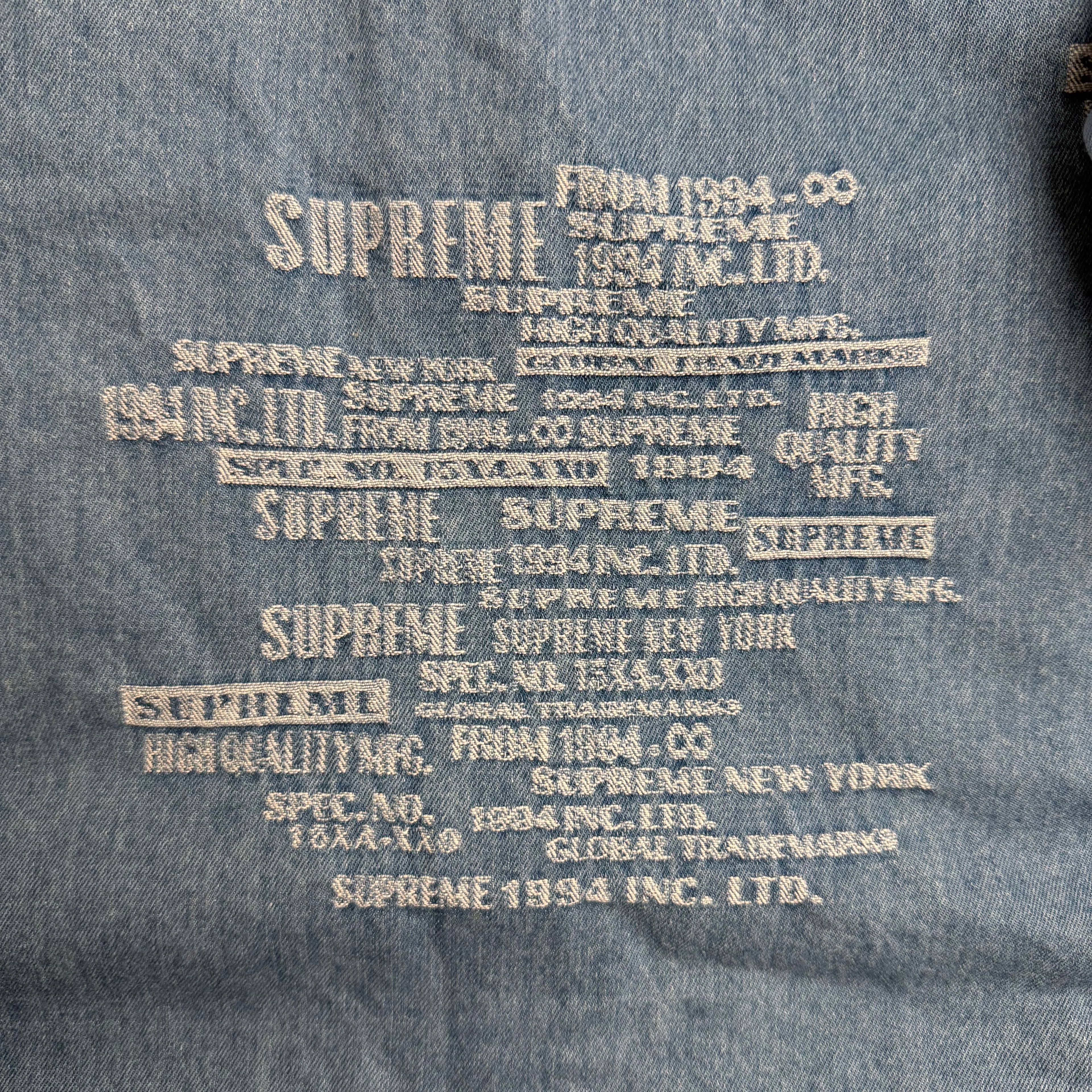 Supreme skjorte (Str. M)