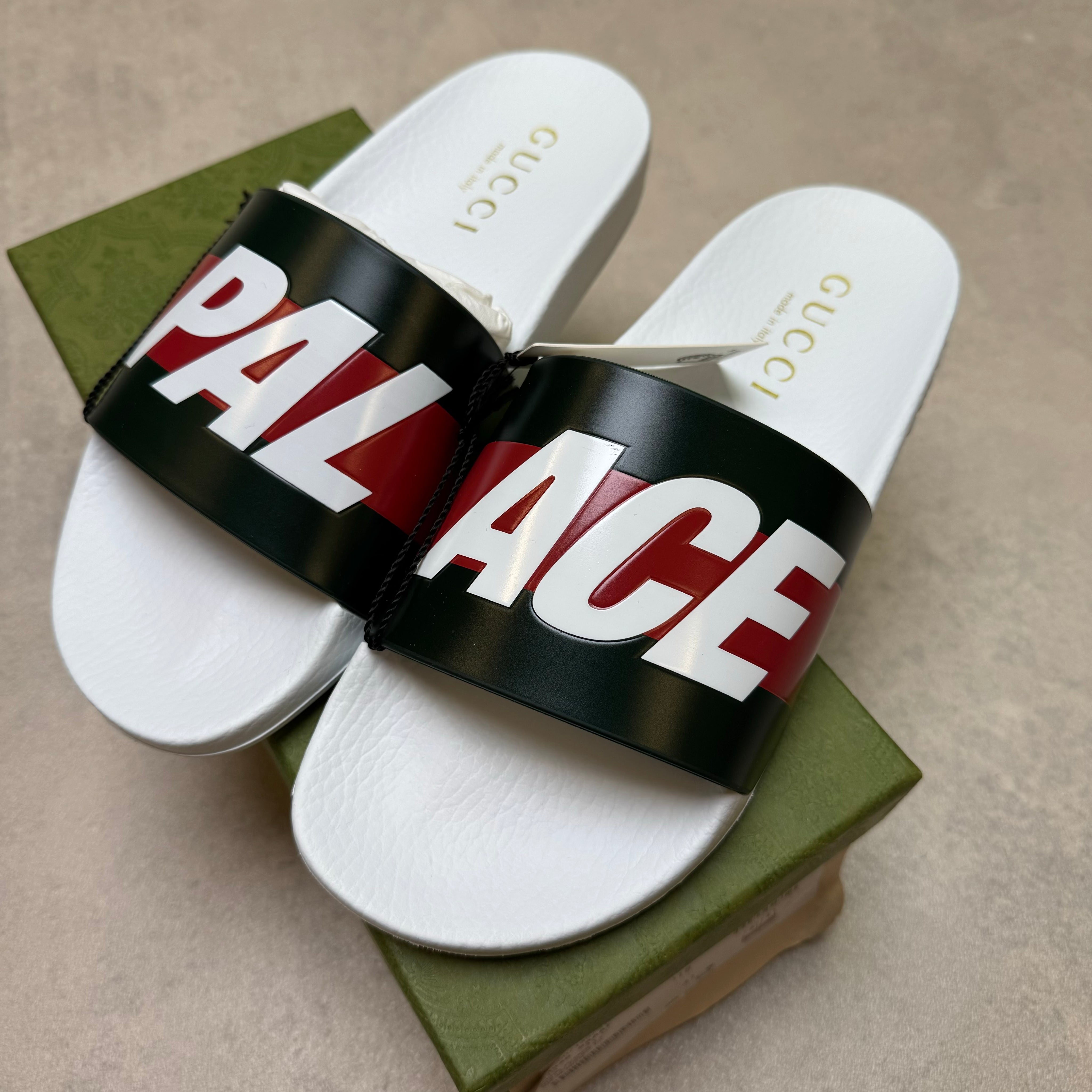 Gucci x Palace flip flops (Str. 41)