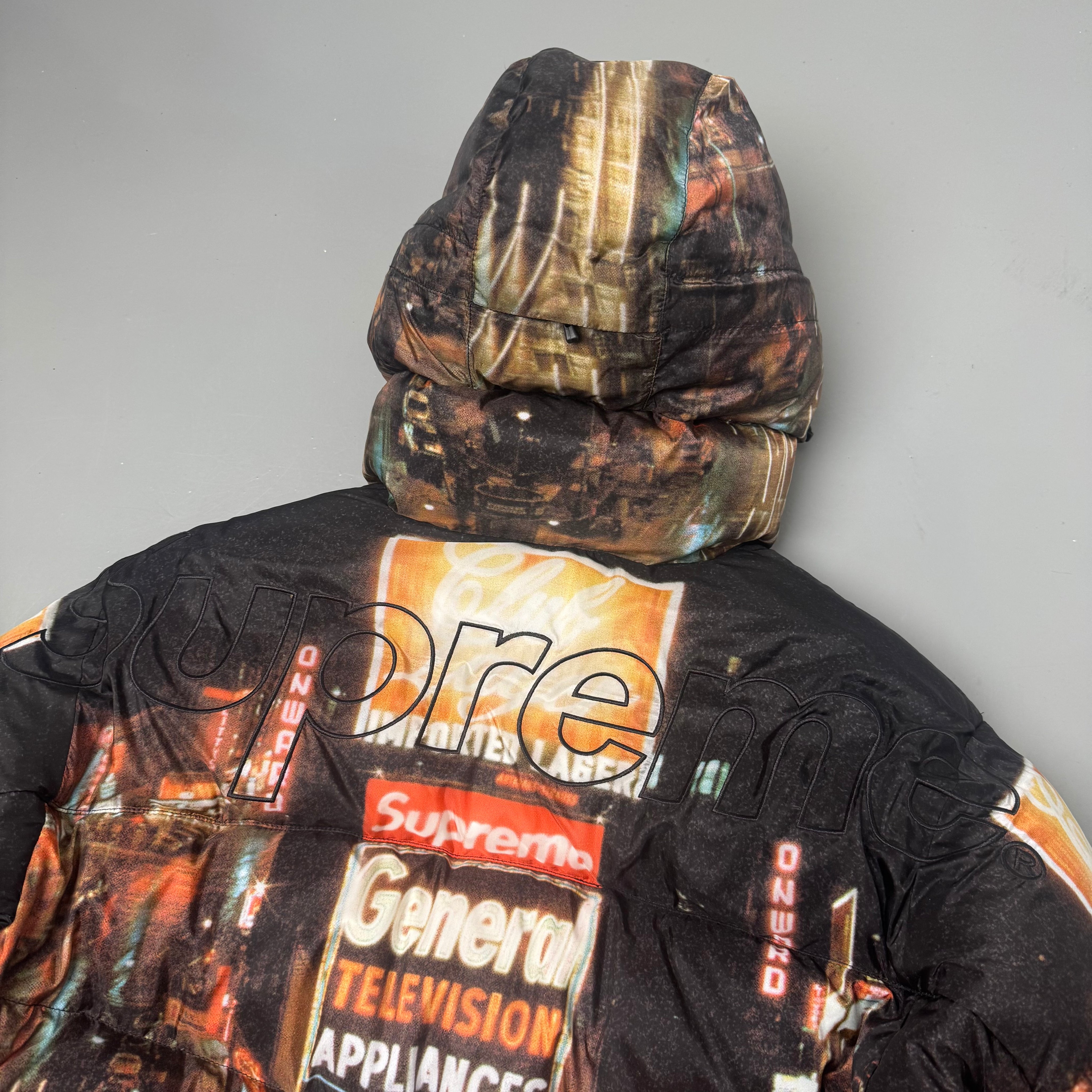 Supreme x The North Face jakke (Str. S & L)