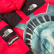 Supreme x The North Face jakke (Str. S & M)