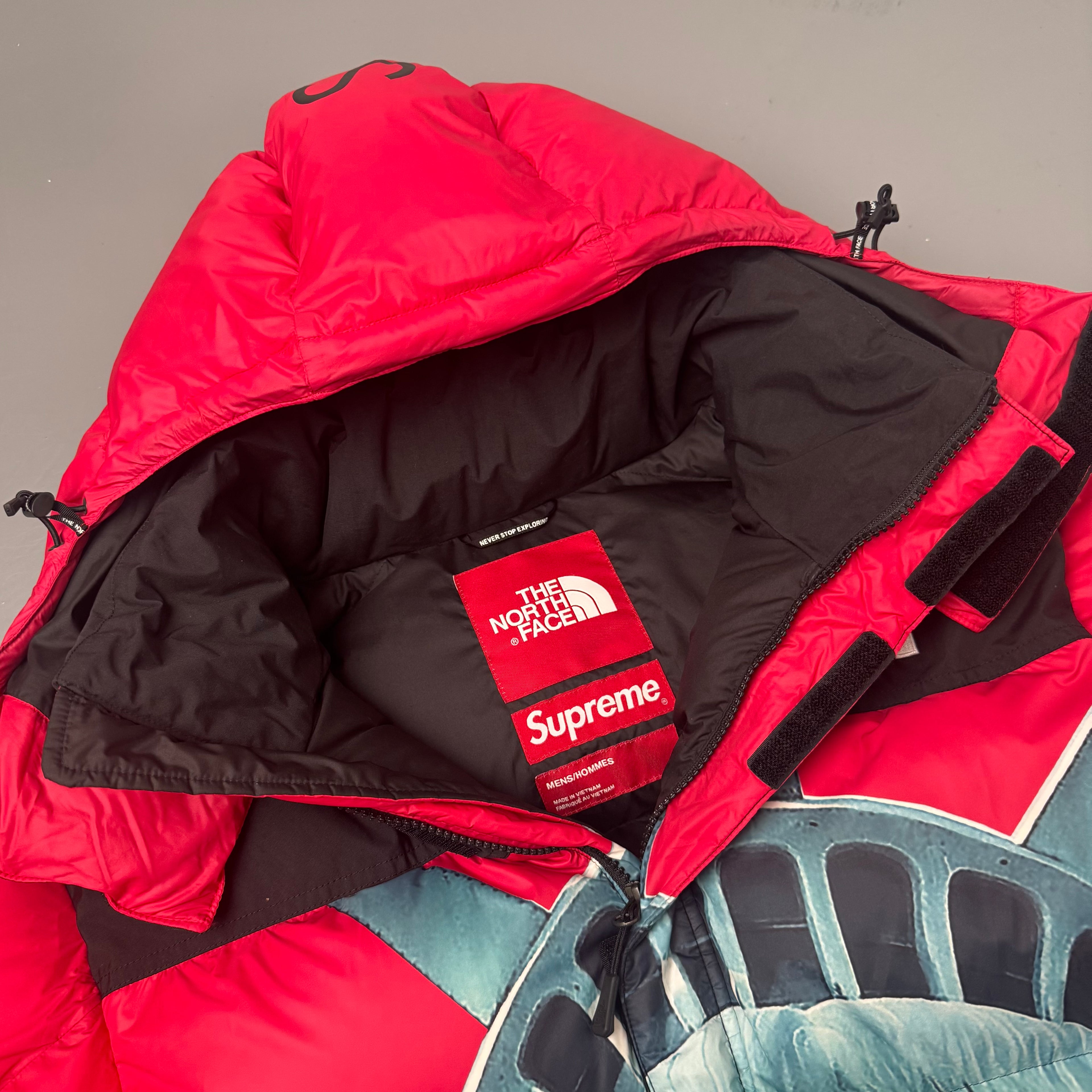 Supreme x The North Face jakke (Str. S)