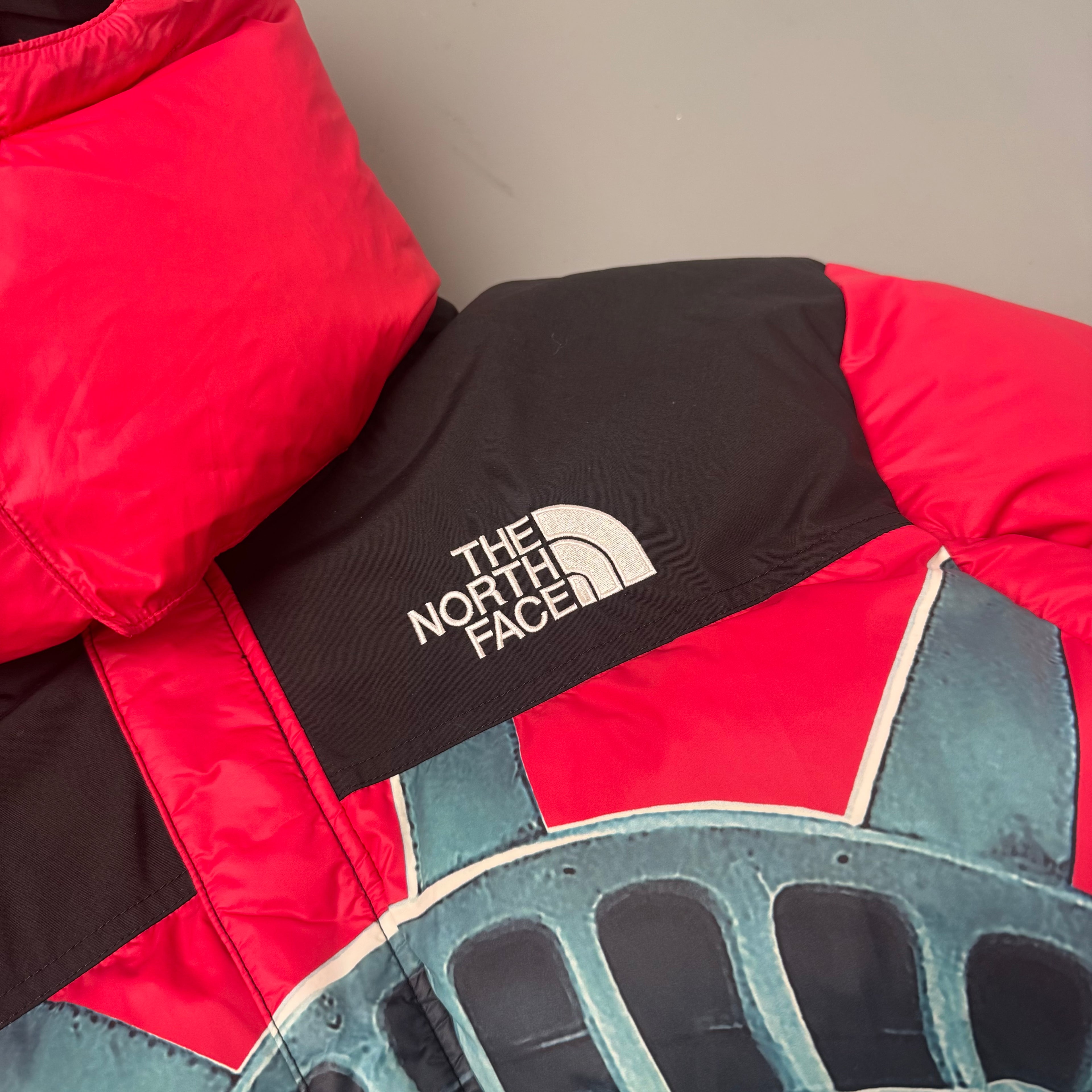 Supreme x The North Face jakke (Str. S)