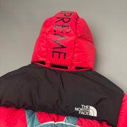 Supreme x The North Face jakke (Str. S & M)