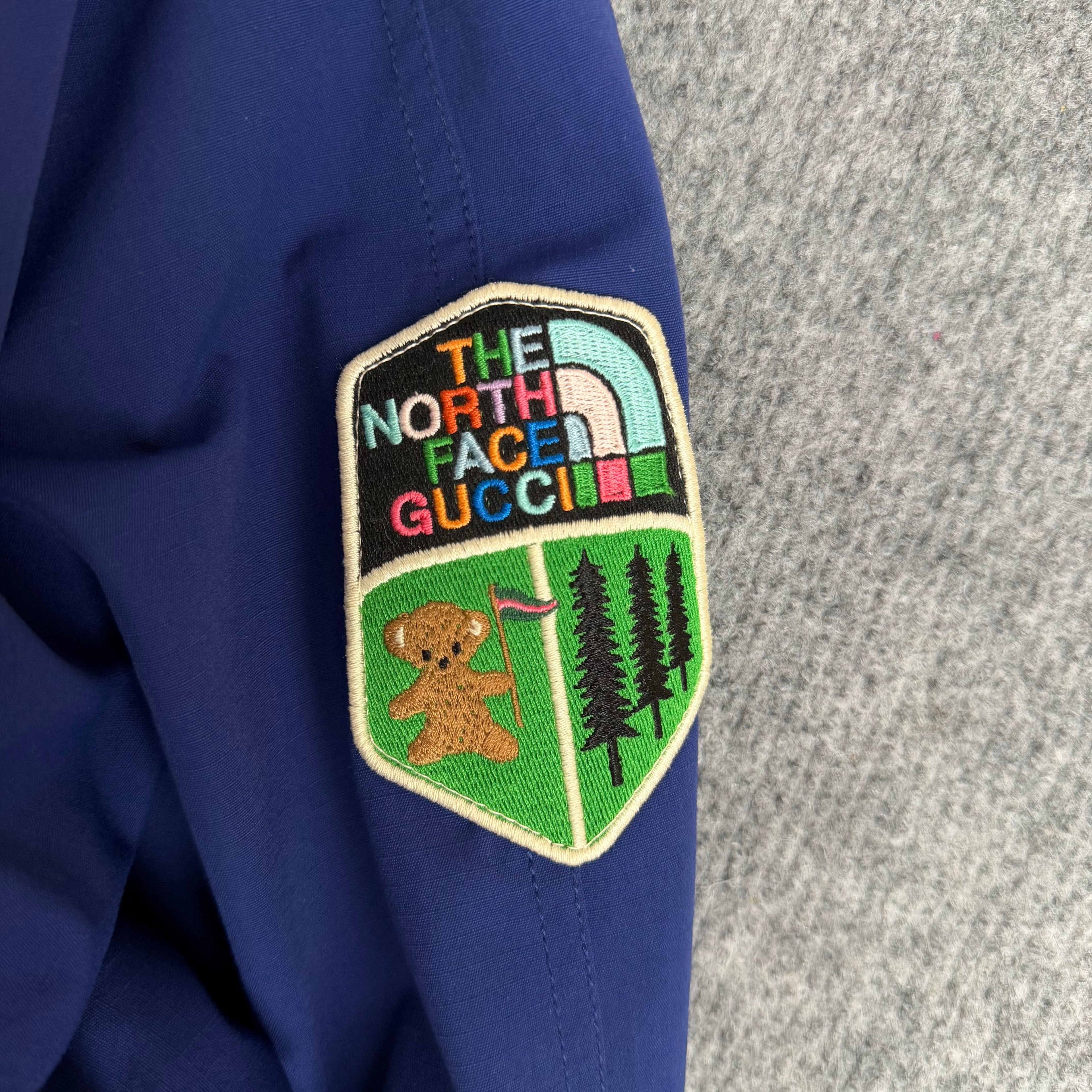 Gucci x The North Face jakke (Str. XL)