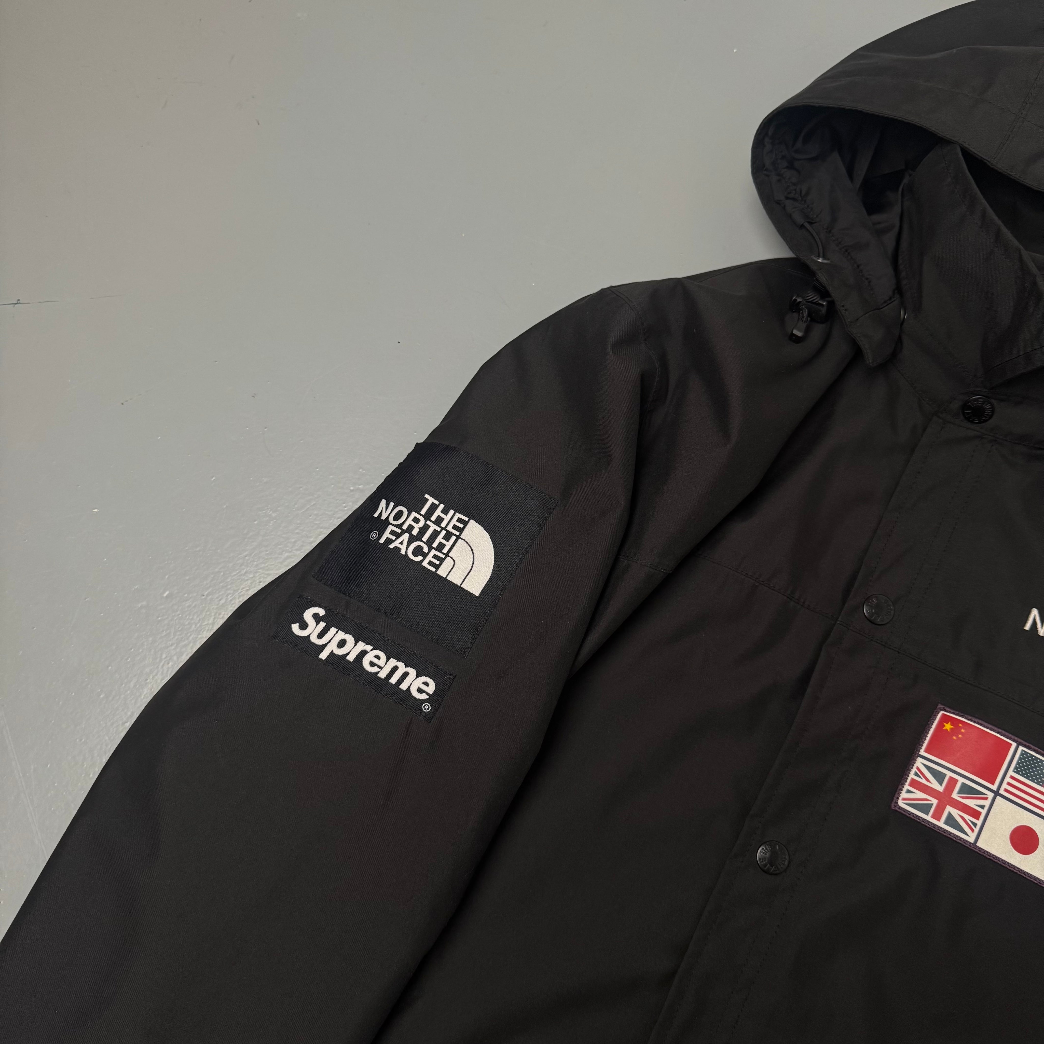 Supreme x The North Face jakke (Str. S)