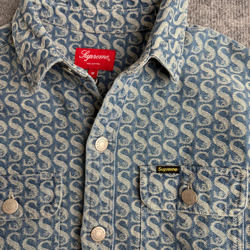 Supreme skjorte (Str. M)