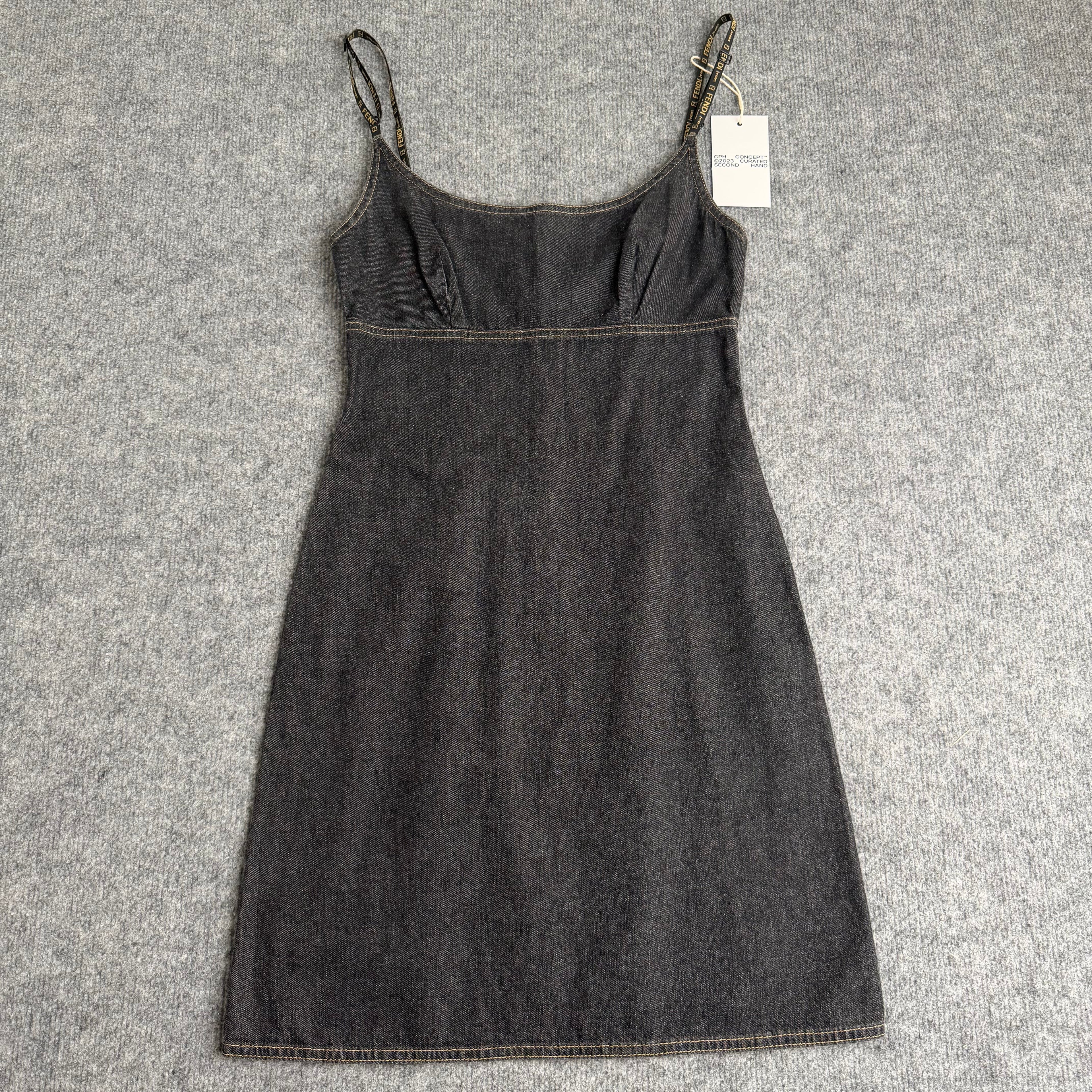 Fendi kjole (Str. XS)