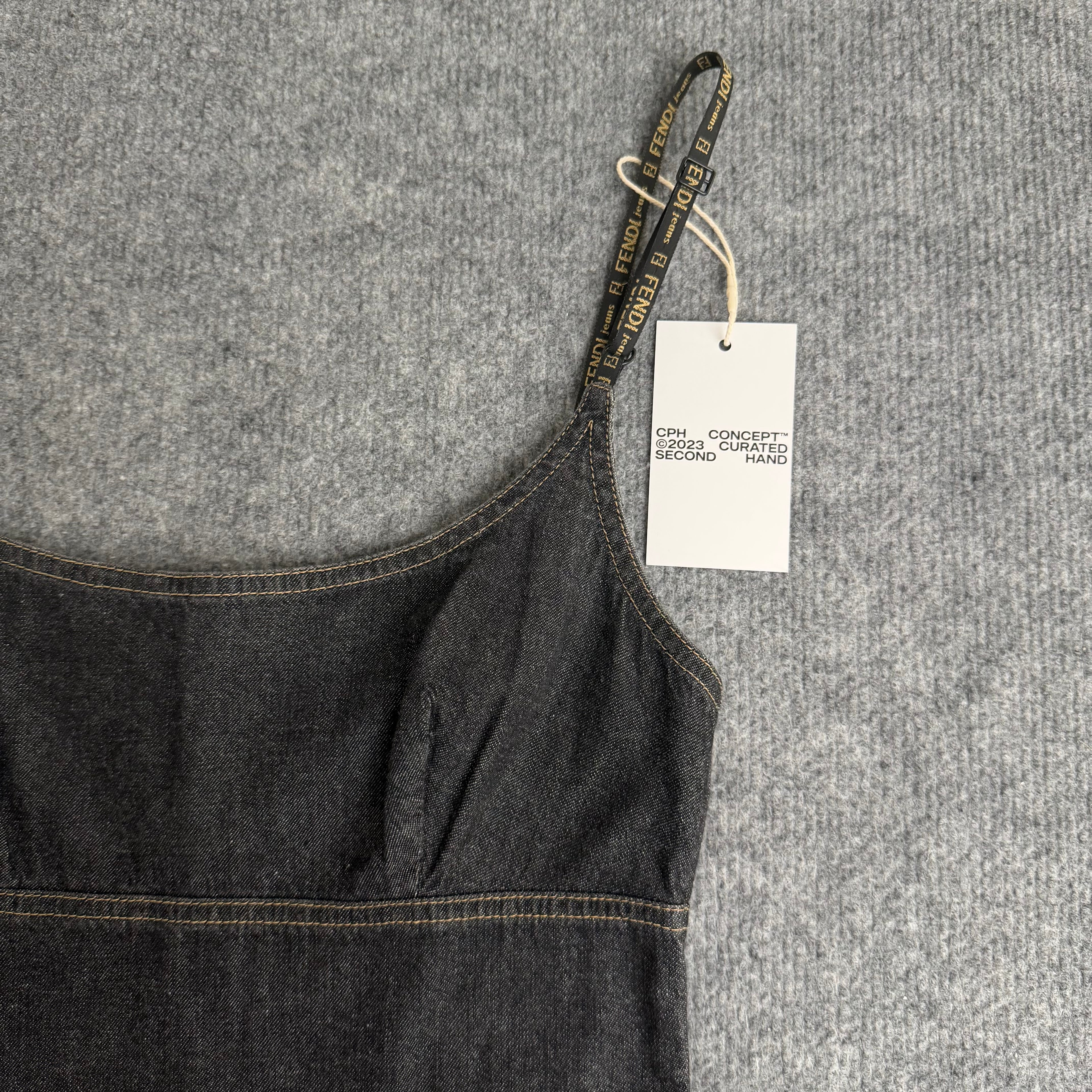 Fendi kjole (Str. XS)