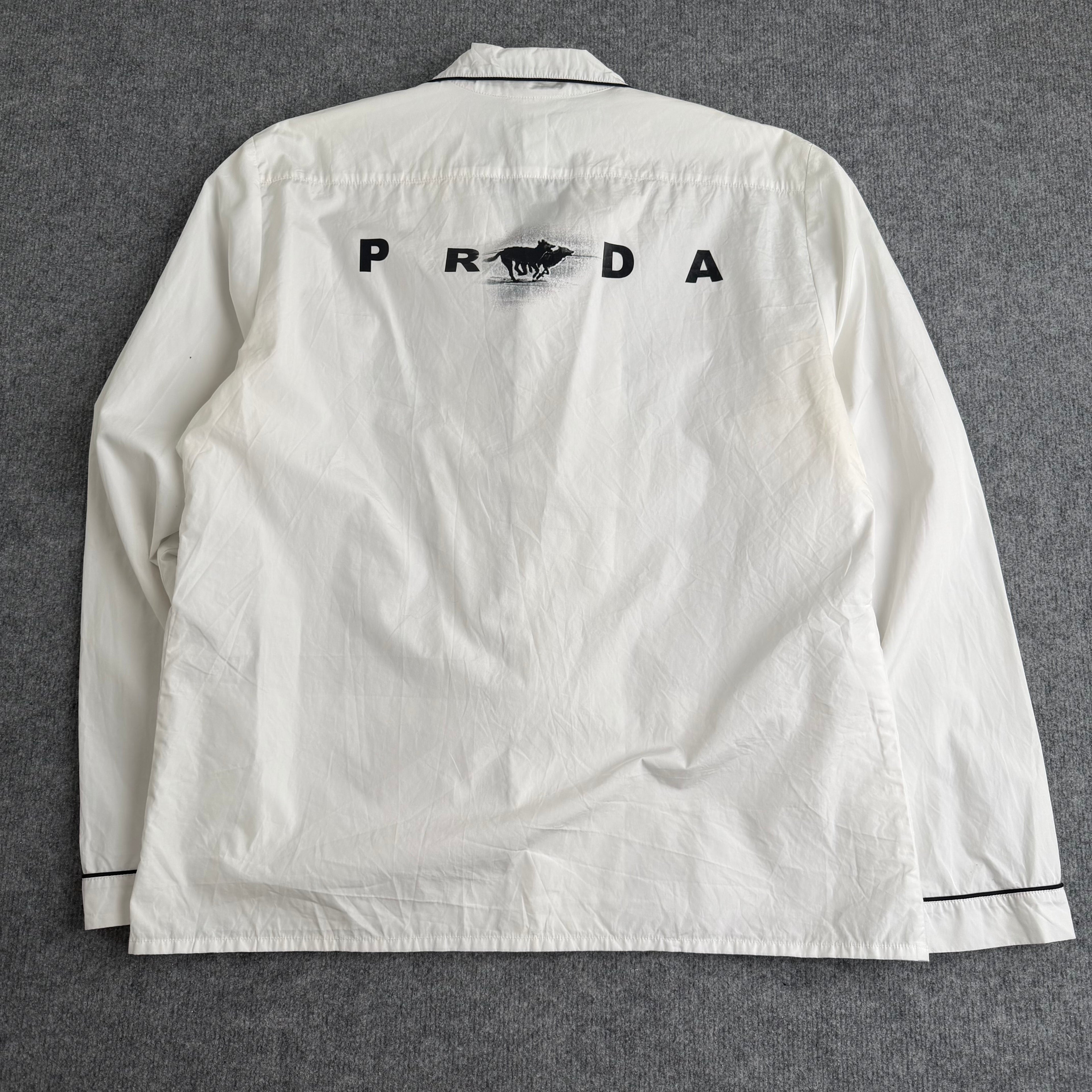 Prada skjorte (Str. XL)