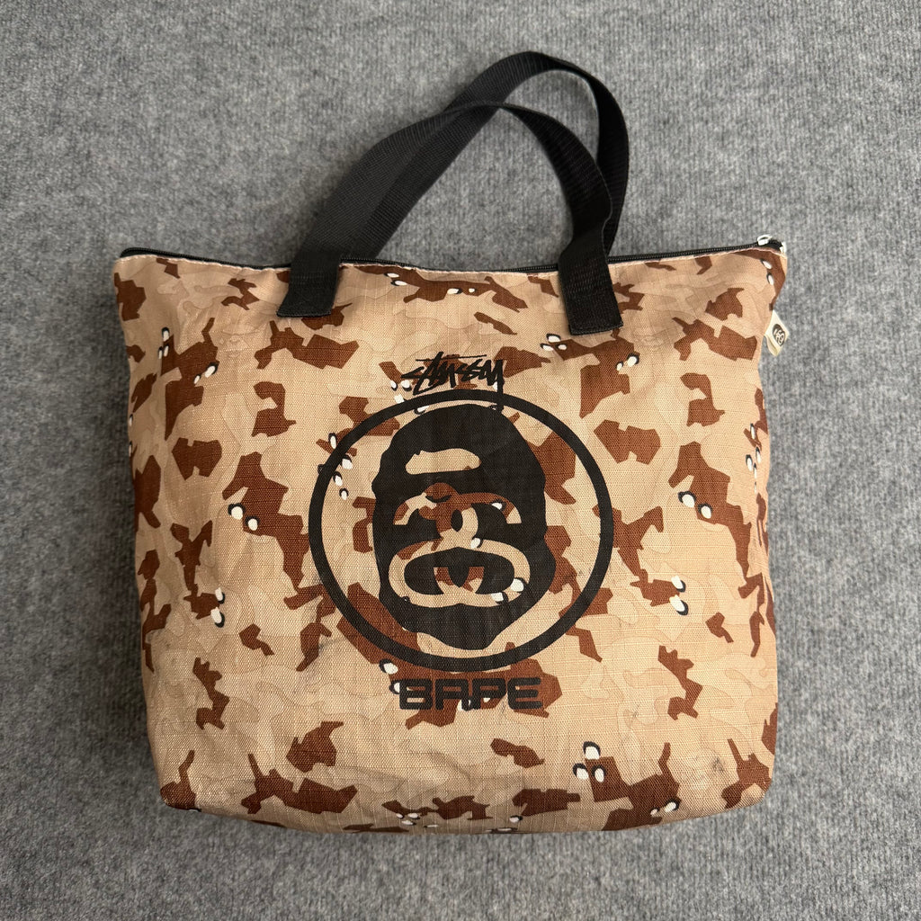 A Bathing Ape x Stussy taske