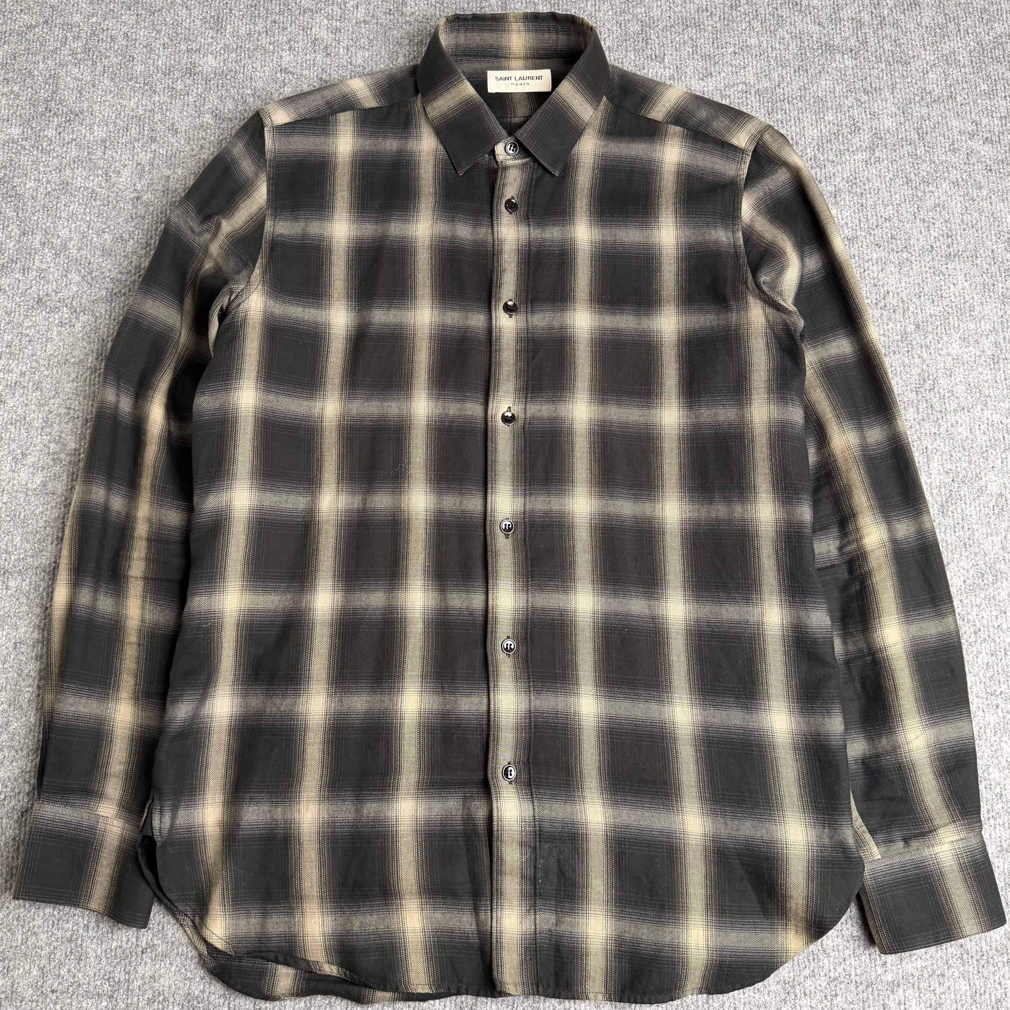 Saint Laurent skjorte (Str. L)