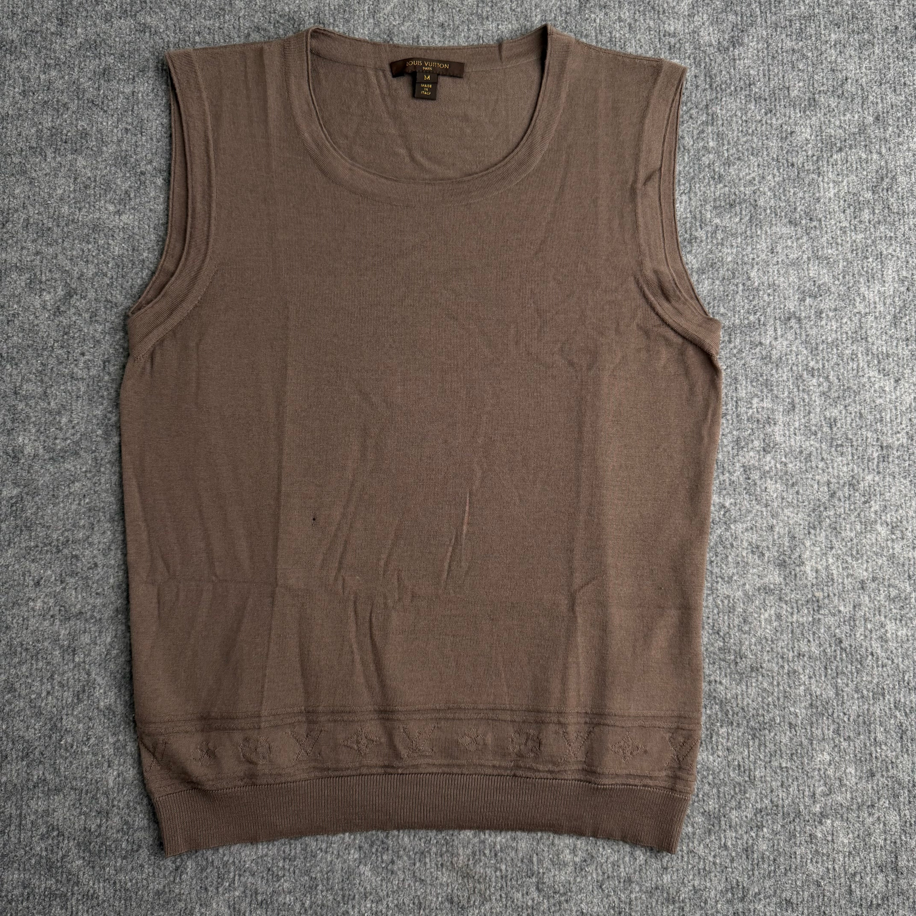 Louis Vuitton top (Str. M)