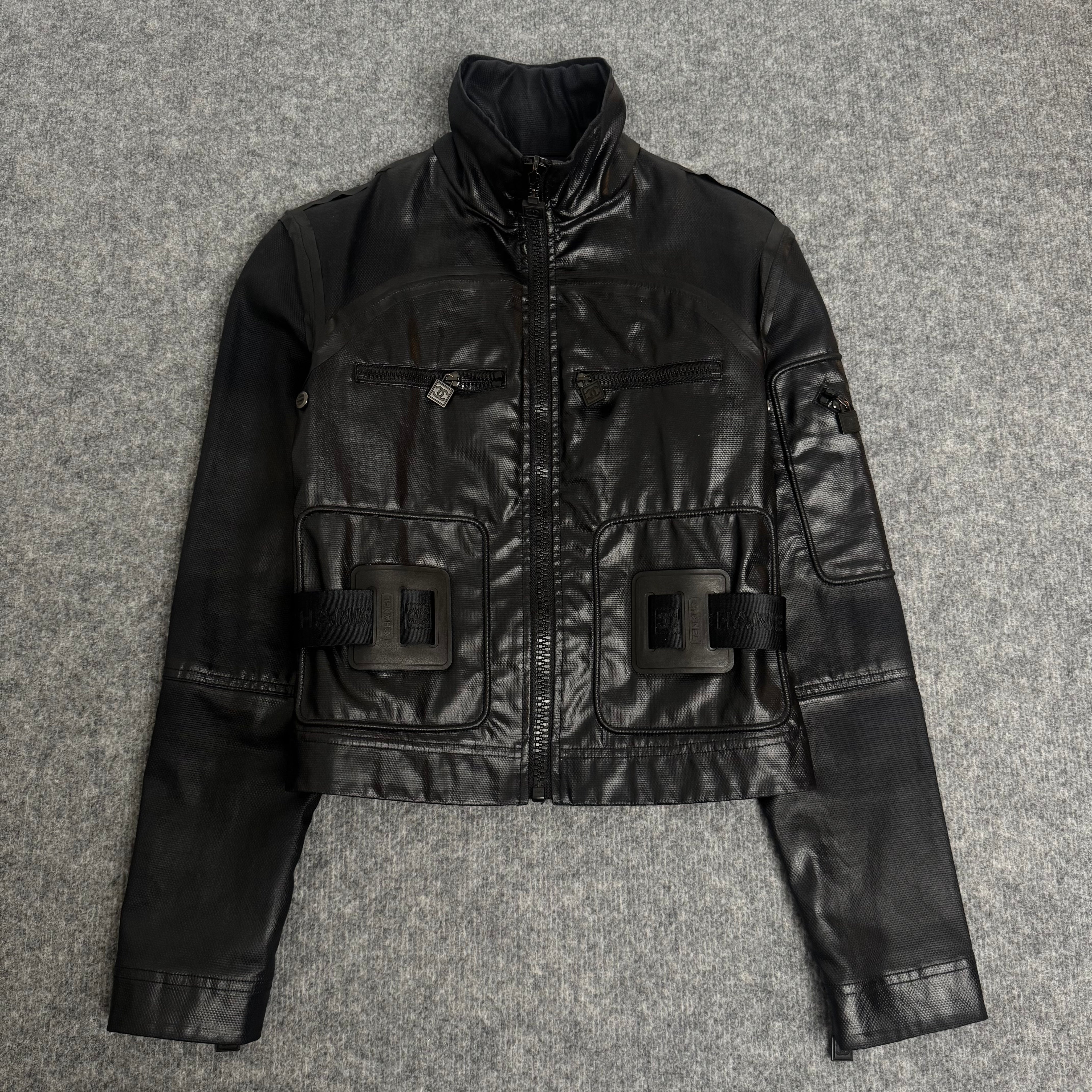 Chanel jakke (Str. 36)