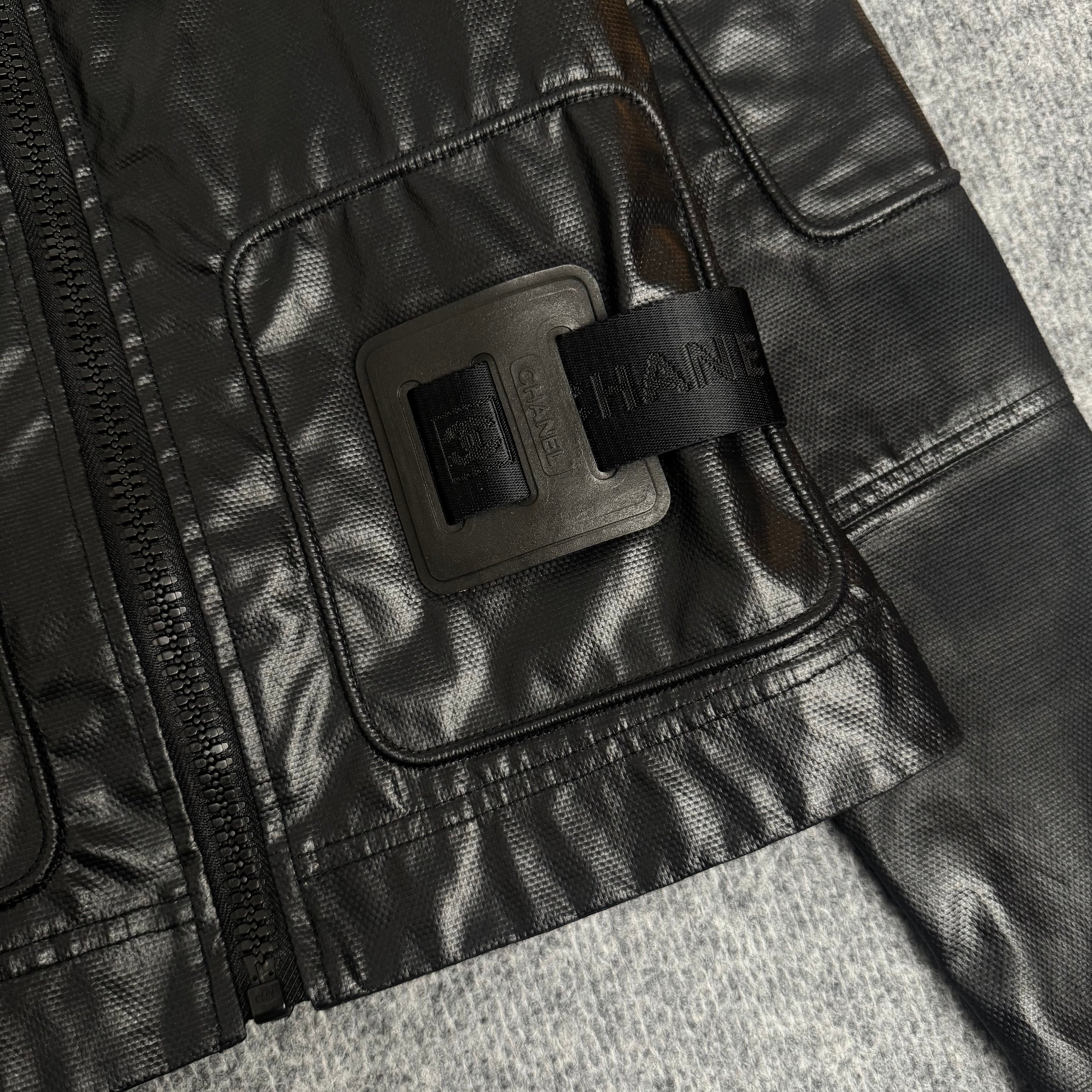 Chanel jakke (Str. 36)