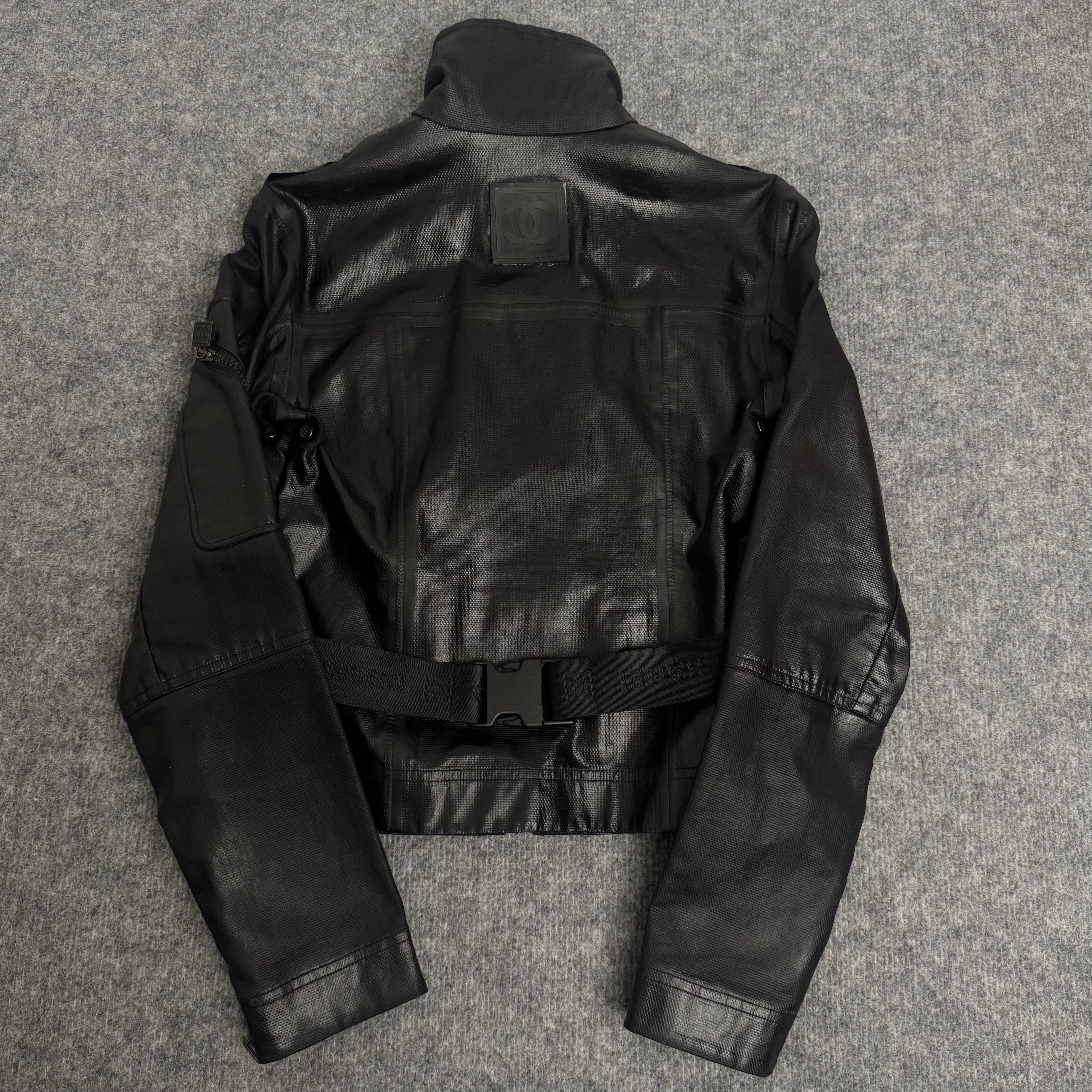 Chanel jakke (Str. 36)