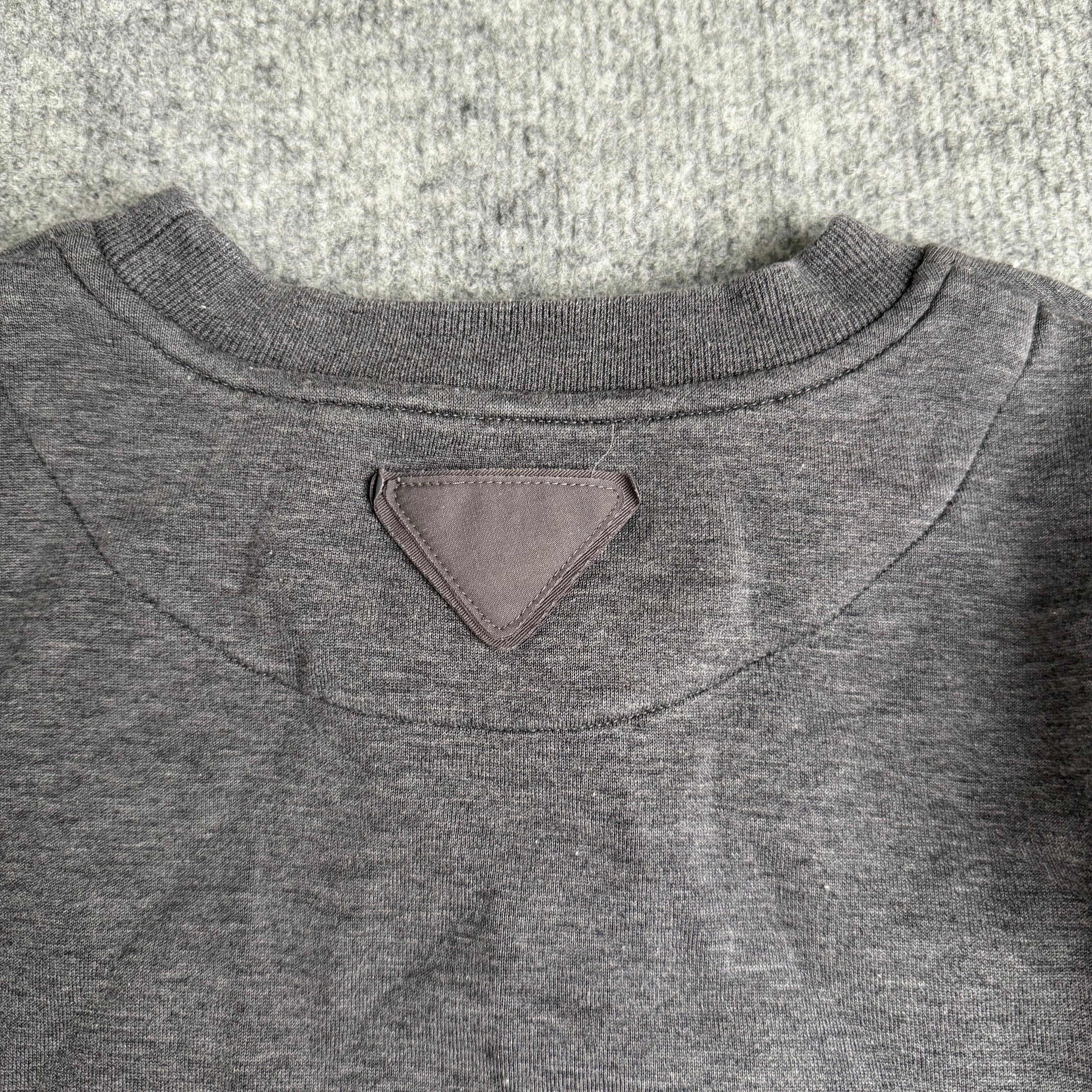 Prada bluse (Str. M)