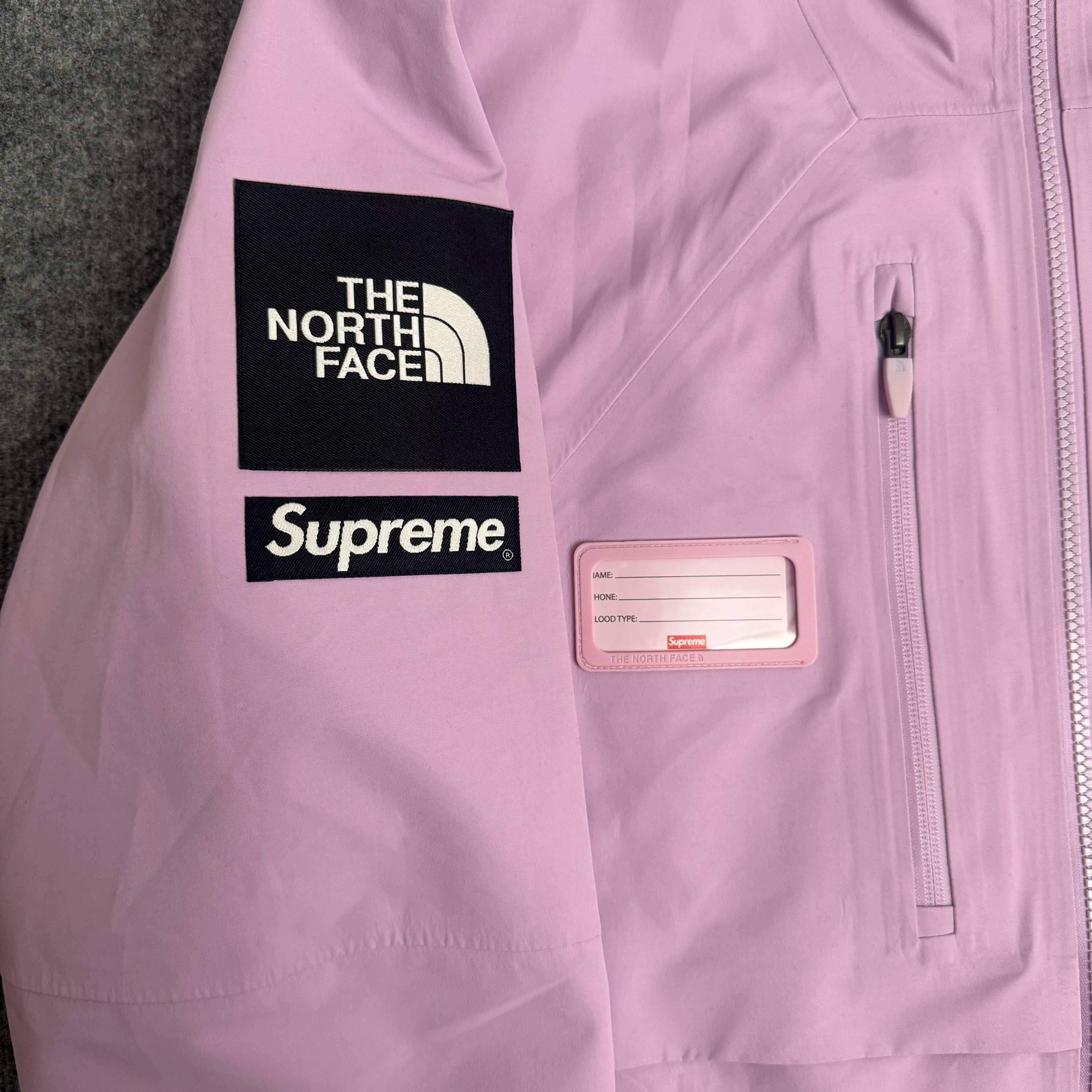 Supreme x The North Face jakke (Str. M)