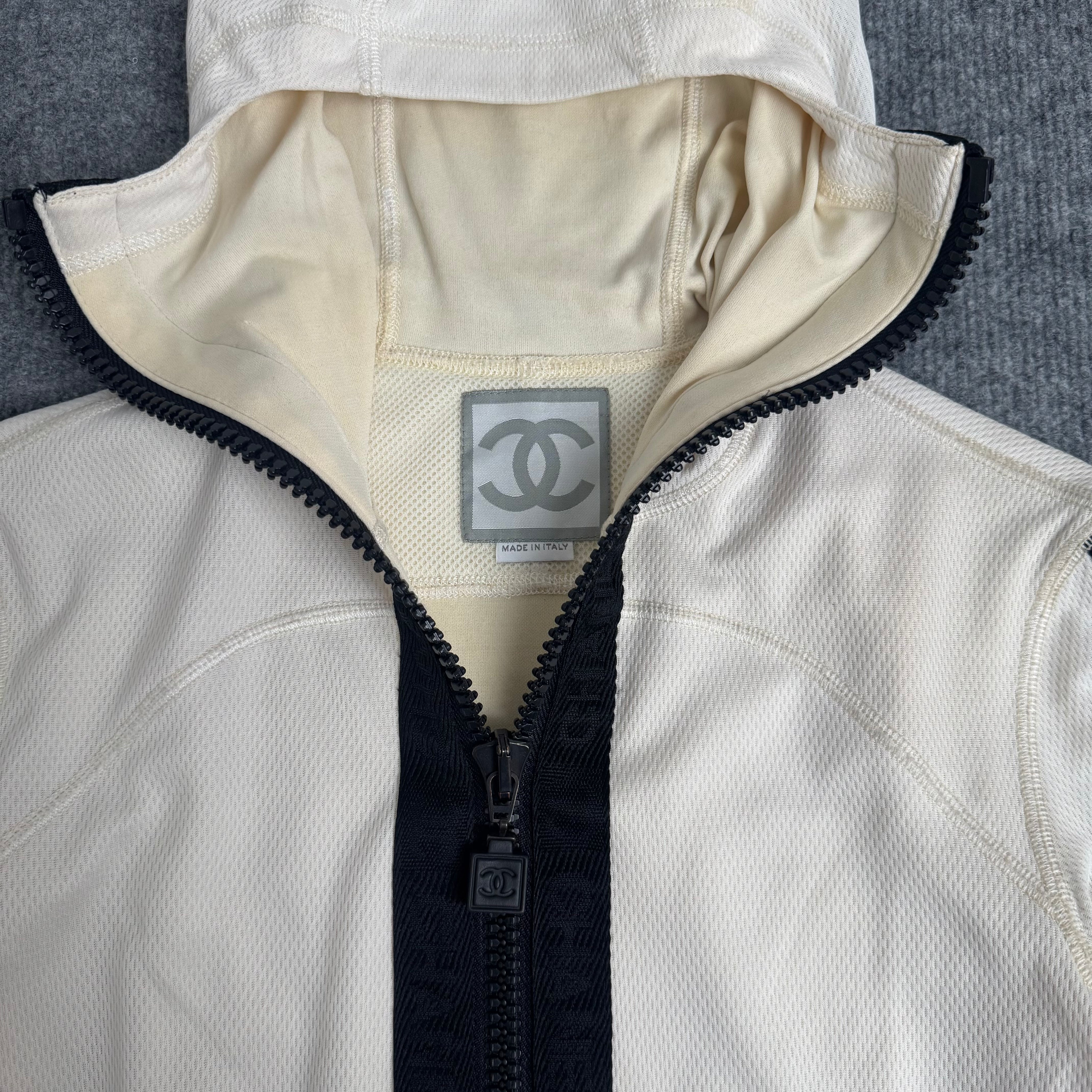 Chanel hættetrøje (Str. 36)