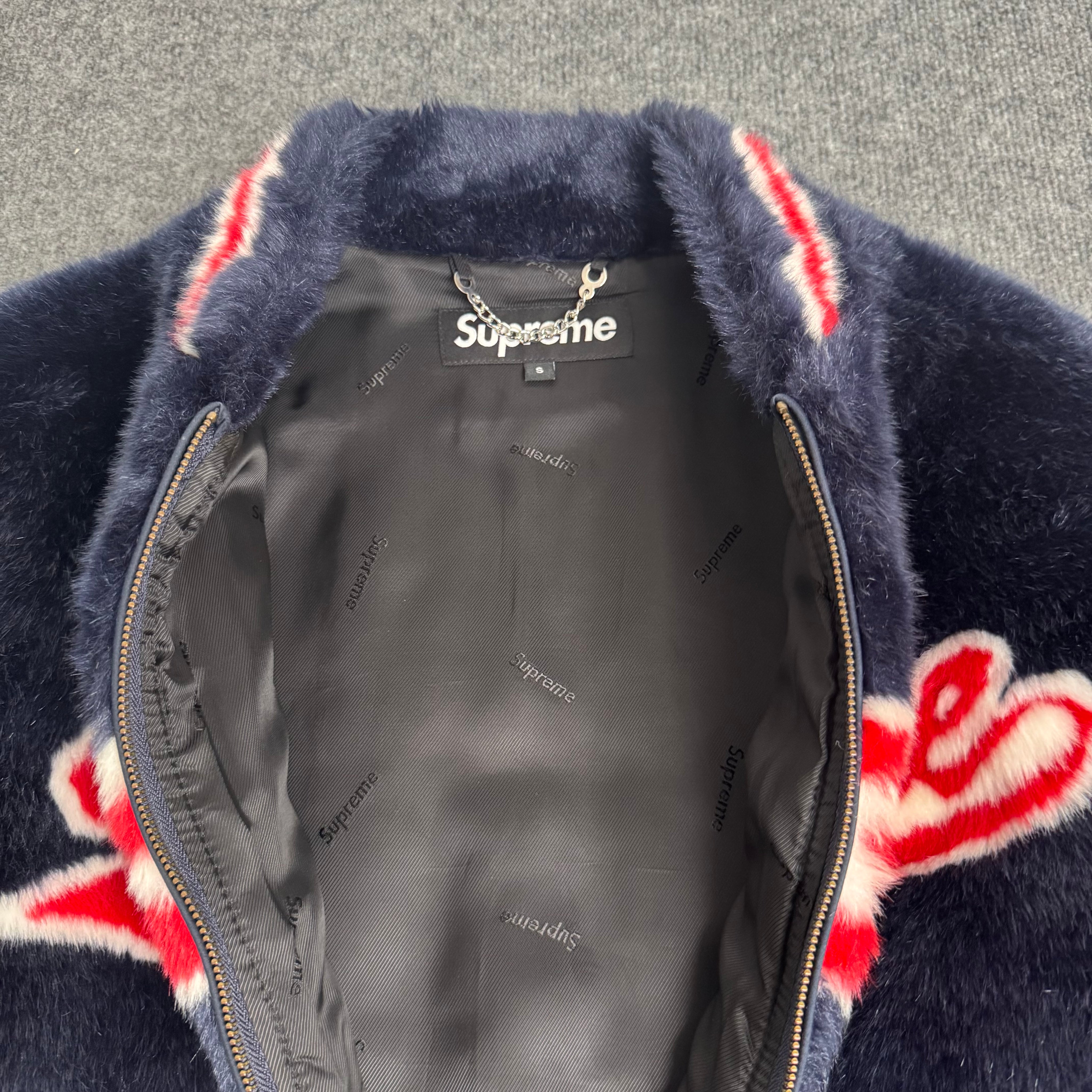 Supreme jakke (Str. S)