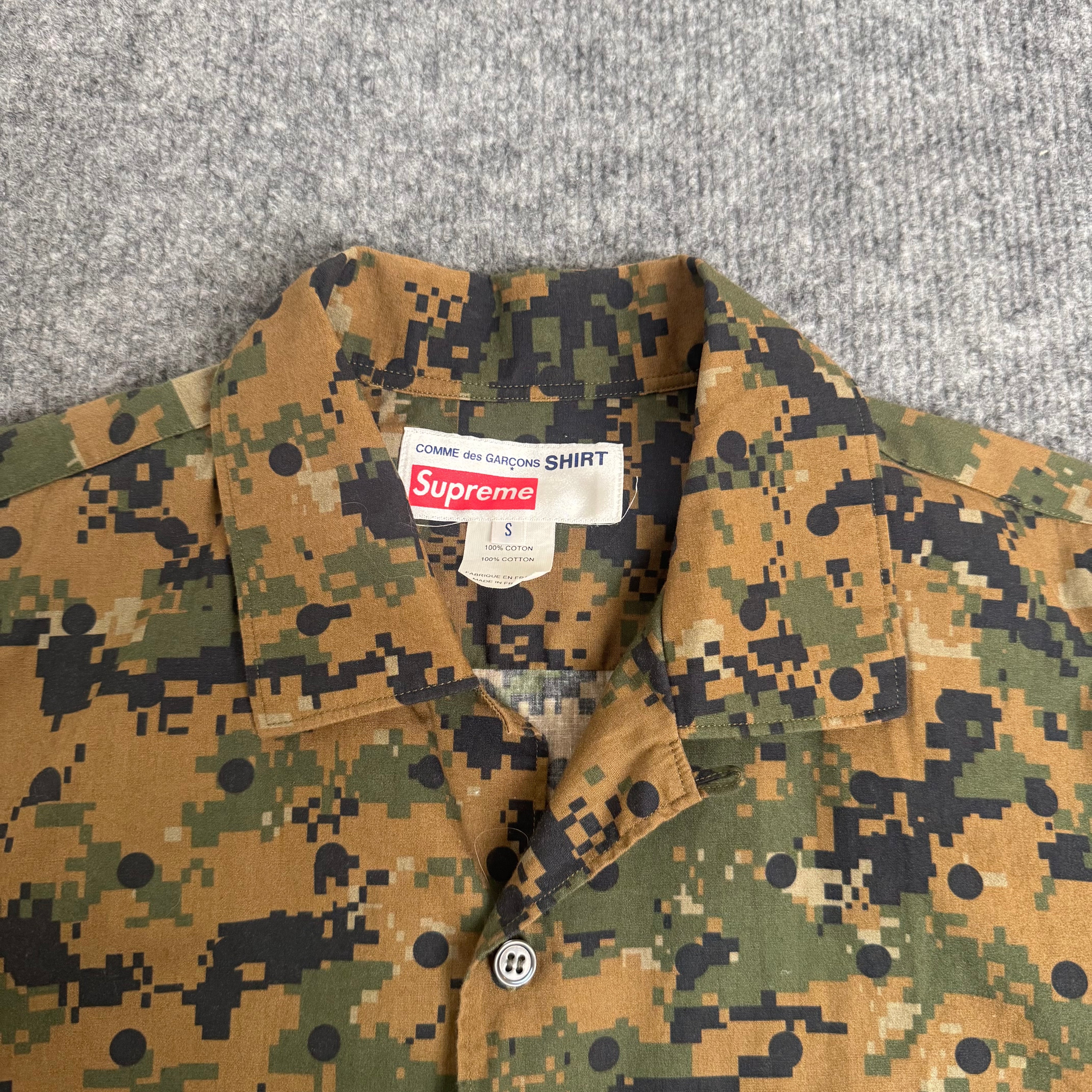 Supreme x CDG skjorte (Str. S)