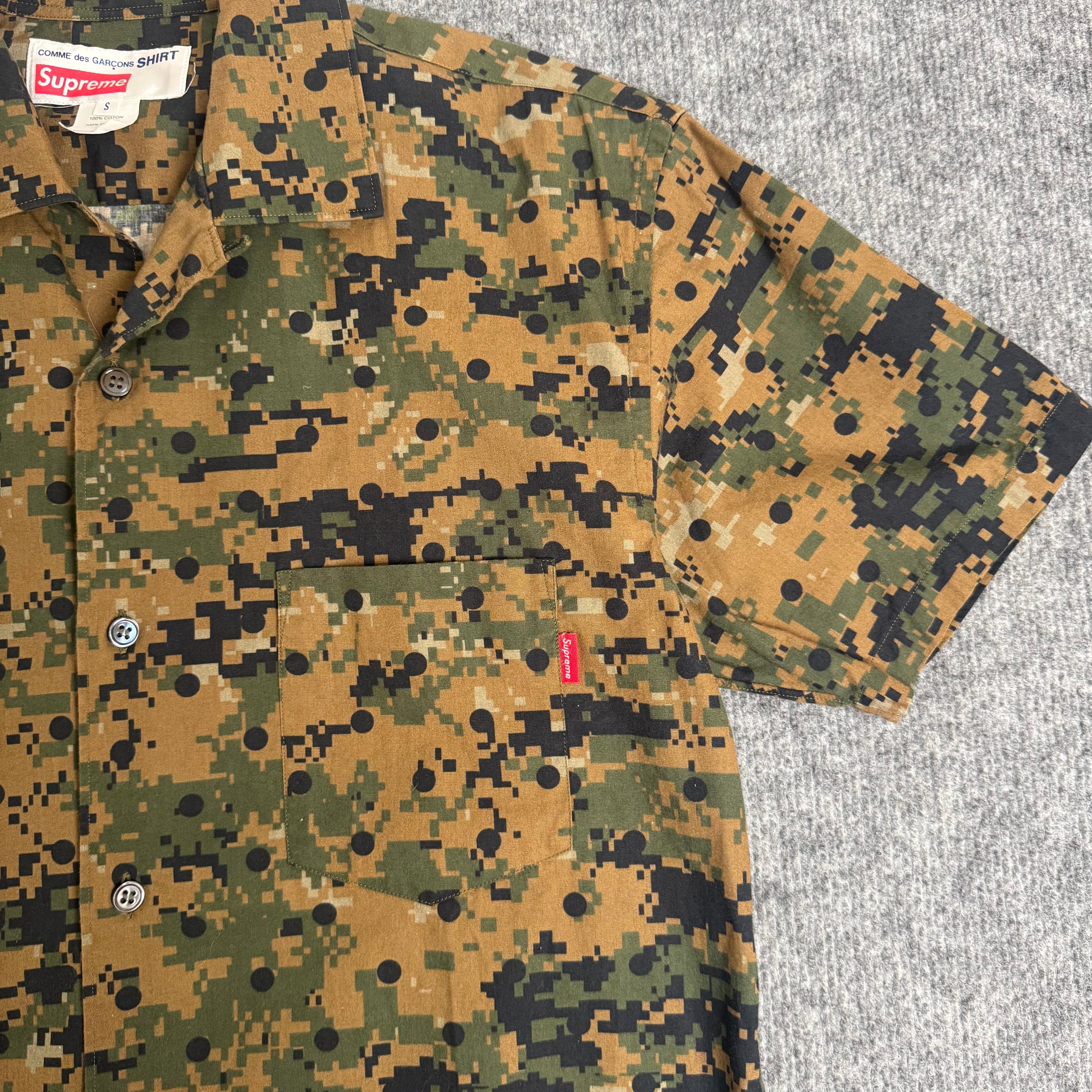 Supreme x CDG skjorte (Str. S)