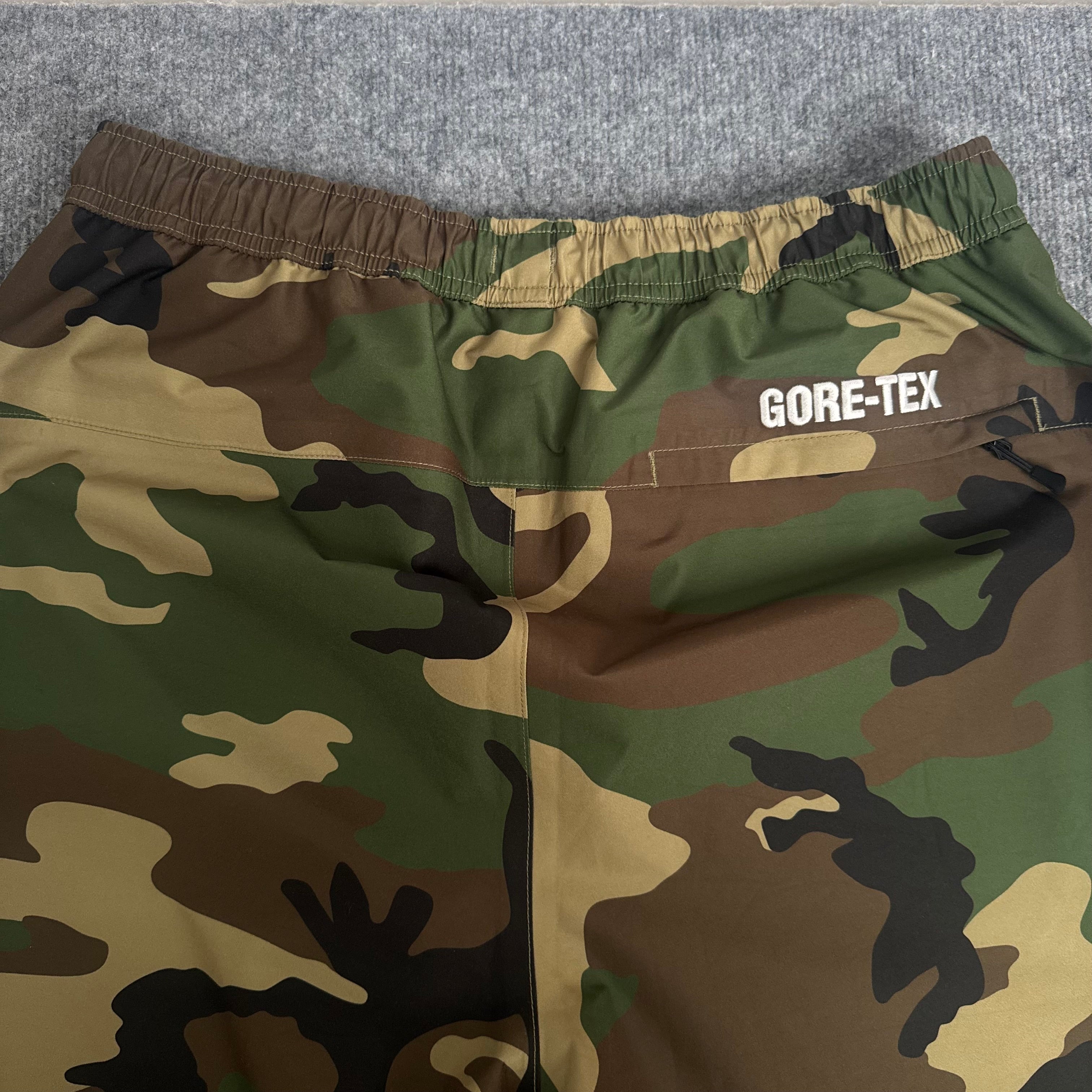 Supreme bukser (Str. M)