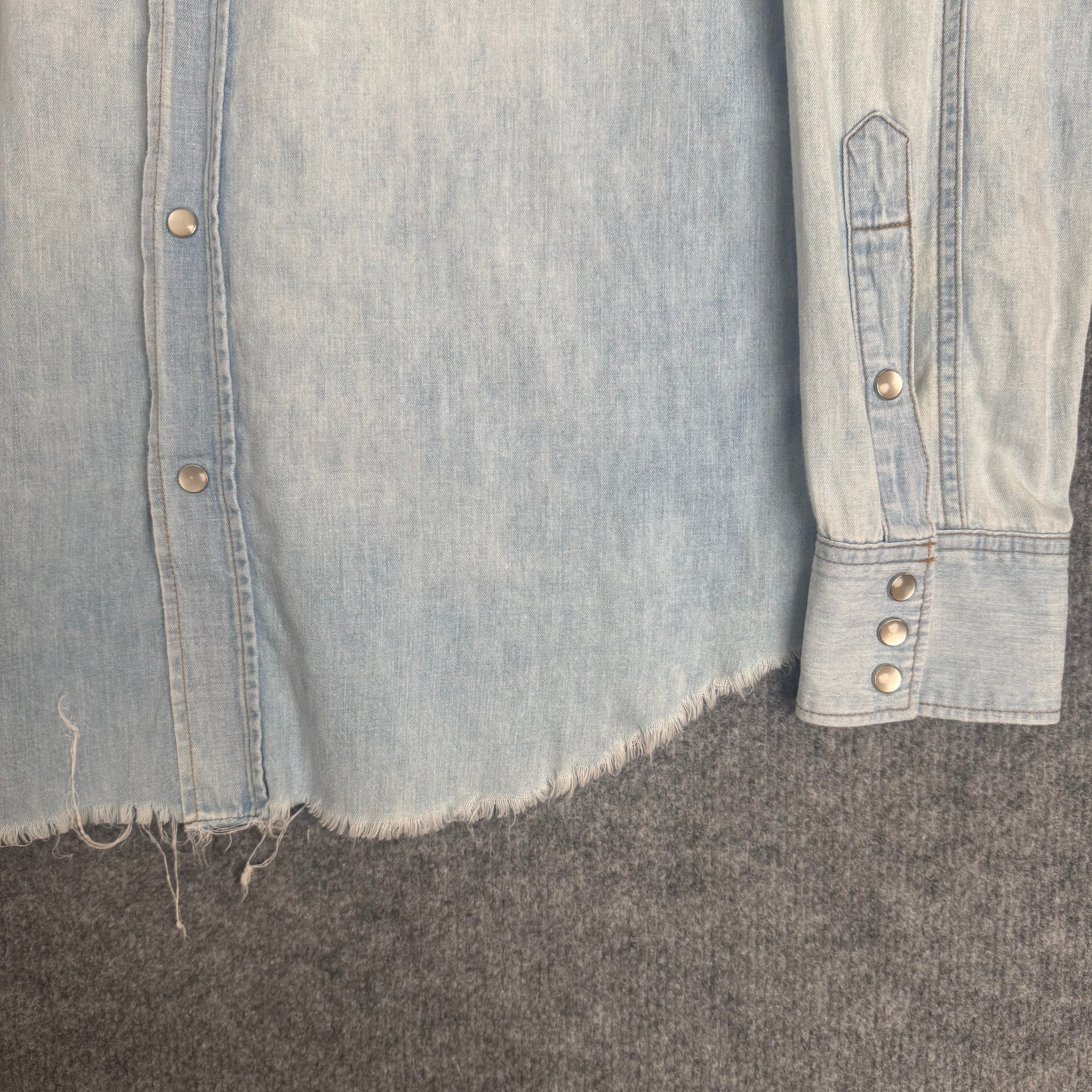 Saint Laurent skjorte (Str. XL)