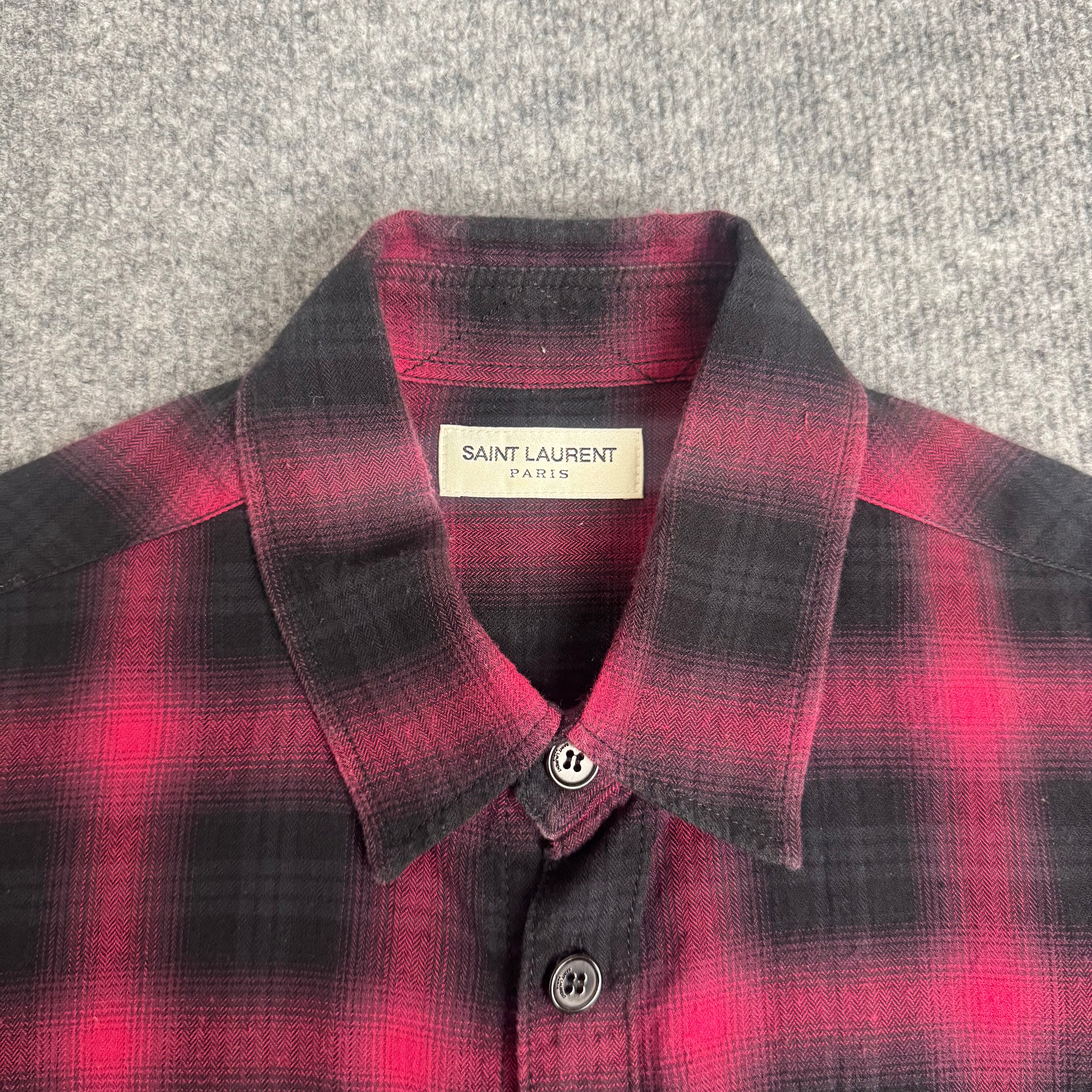 Saint Laurent skjorte (Str. XL)