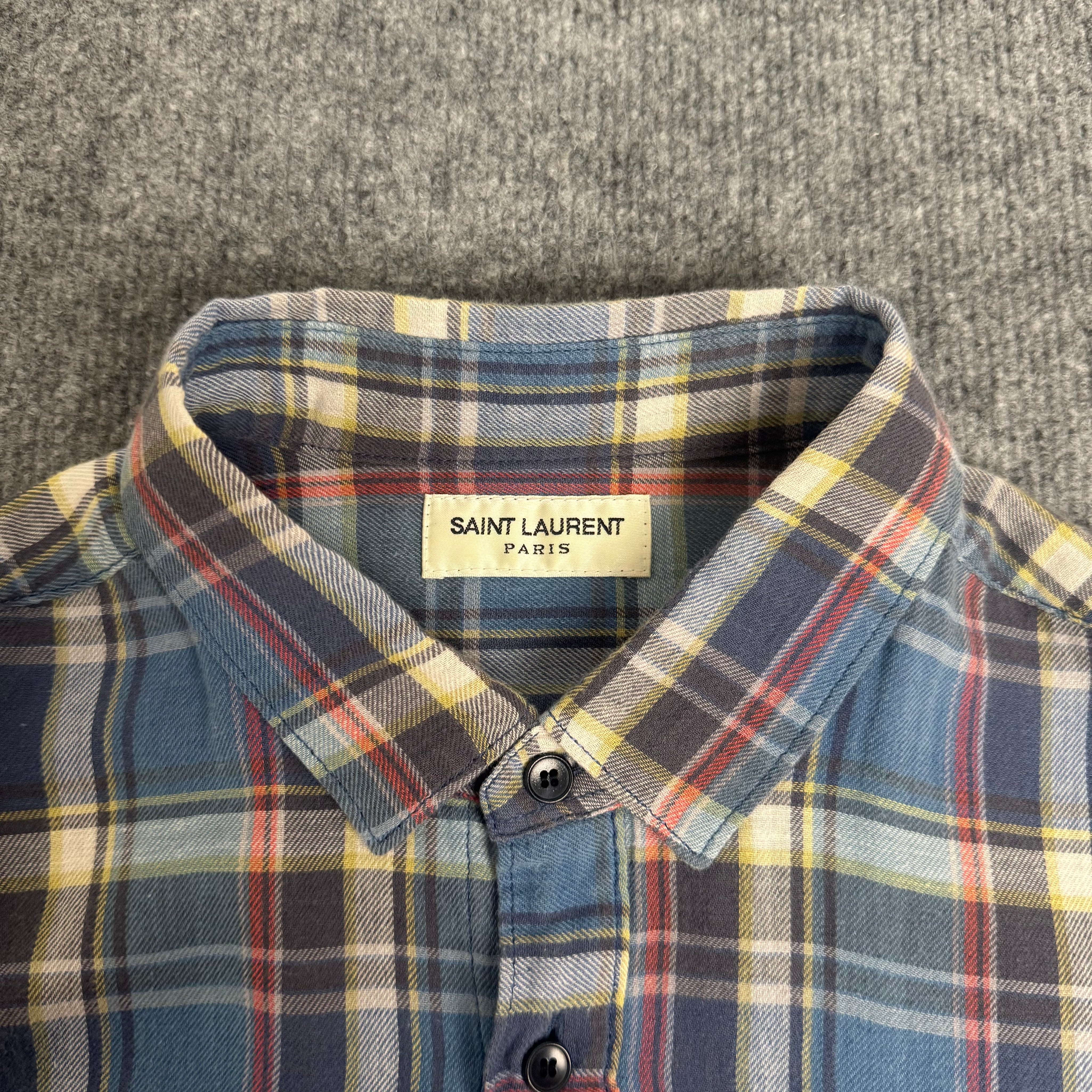 Yves Saint Laurent skjorte (Str. XL)