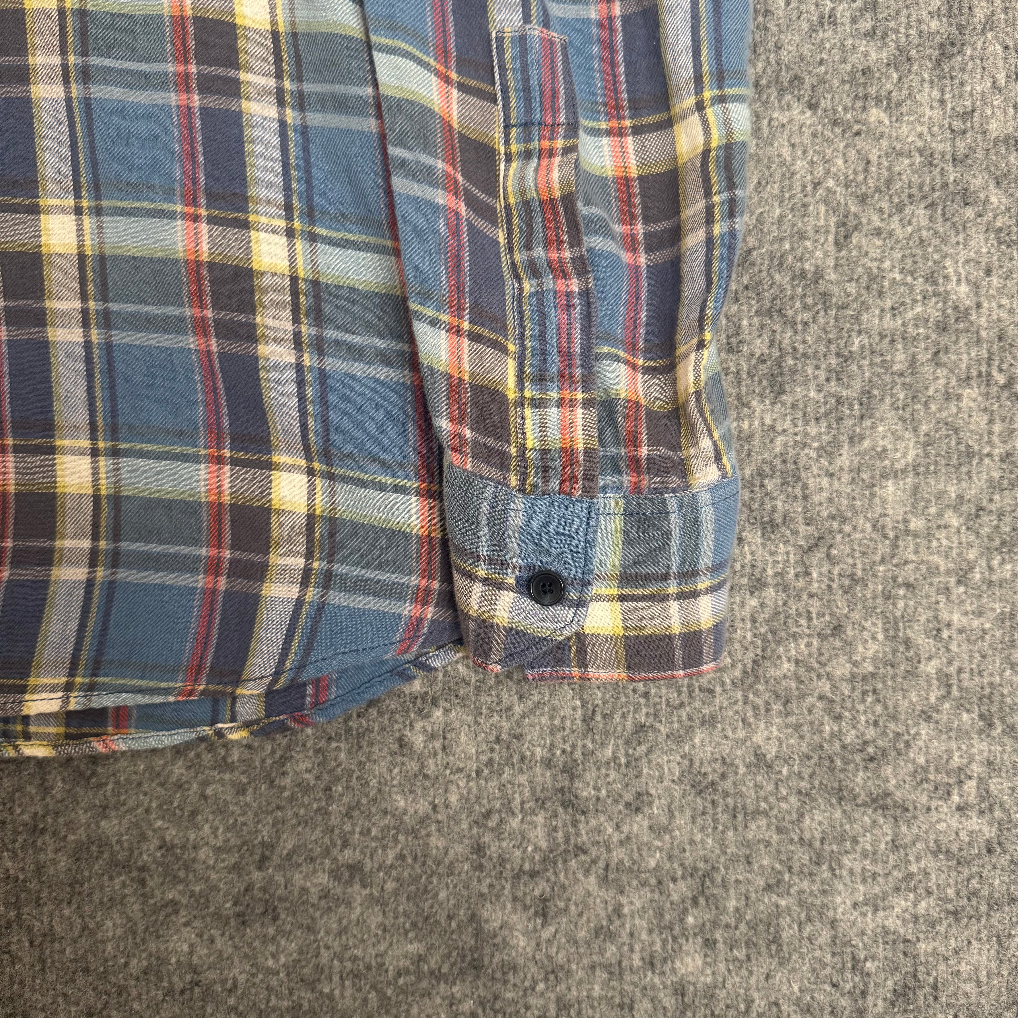 Yves Saint Laurent skjorte (Str. XL)