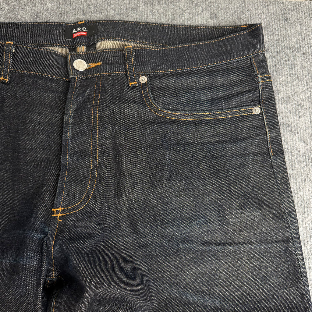 Supreme x A.P.C bukser (Str. 35)
