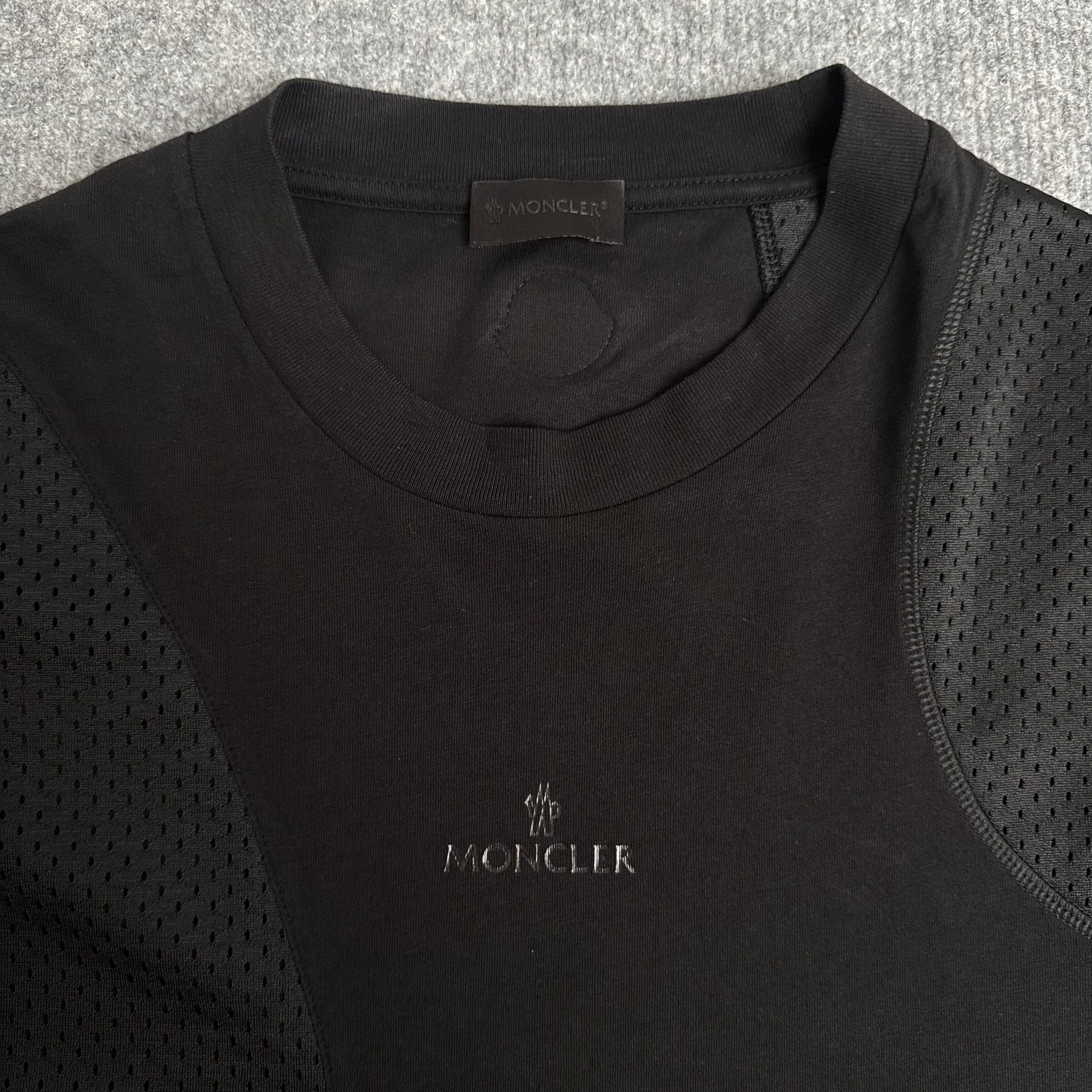 Moncler t-shirt (Str. S)