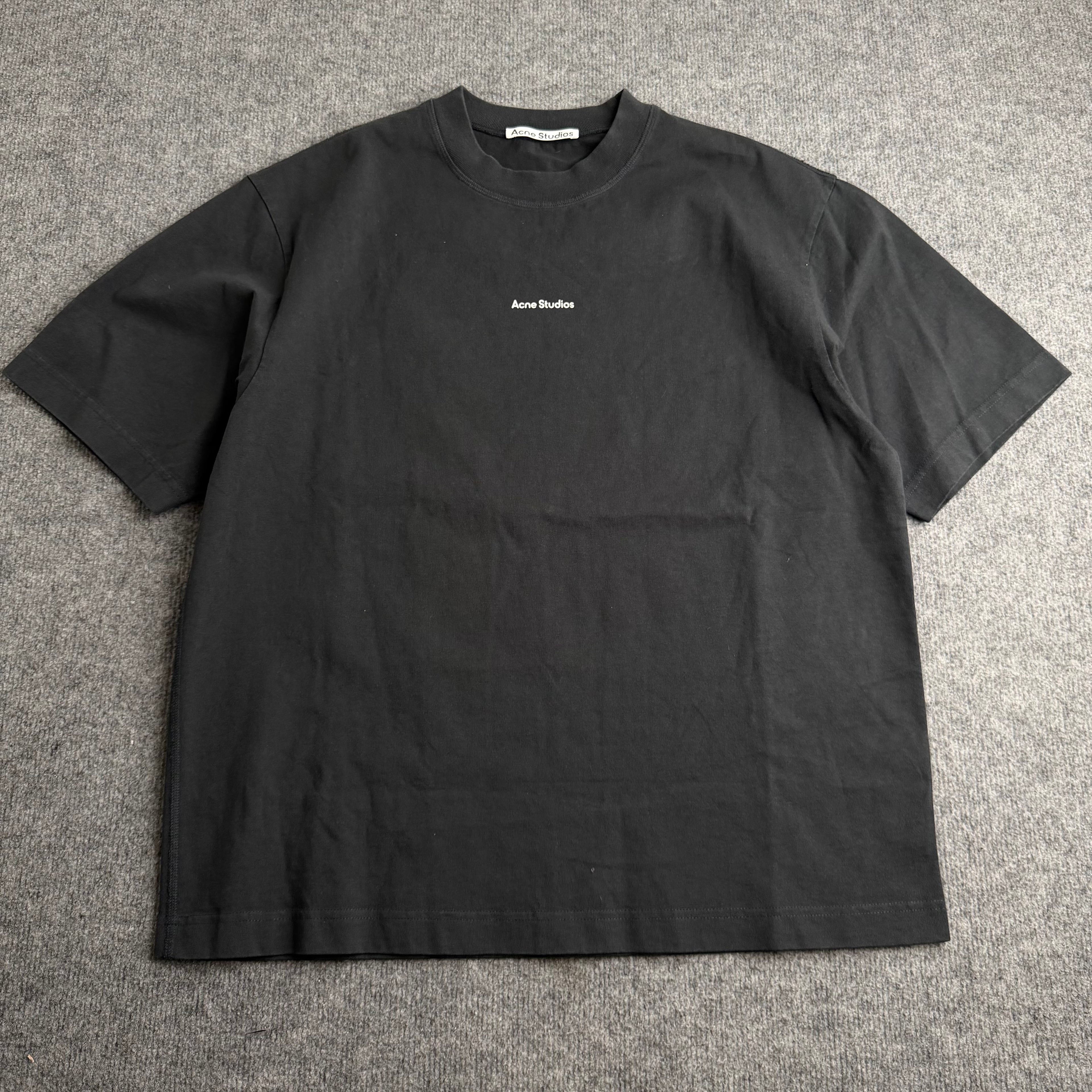 Acne Studios t-shirt (Str. M)