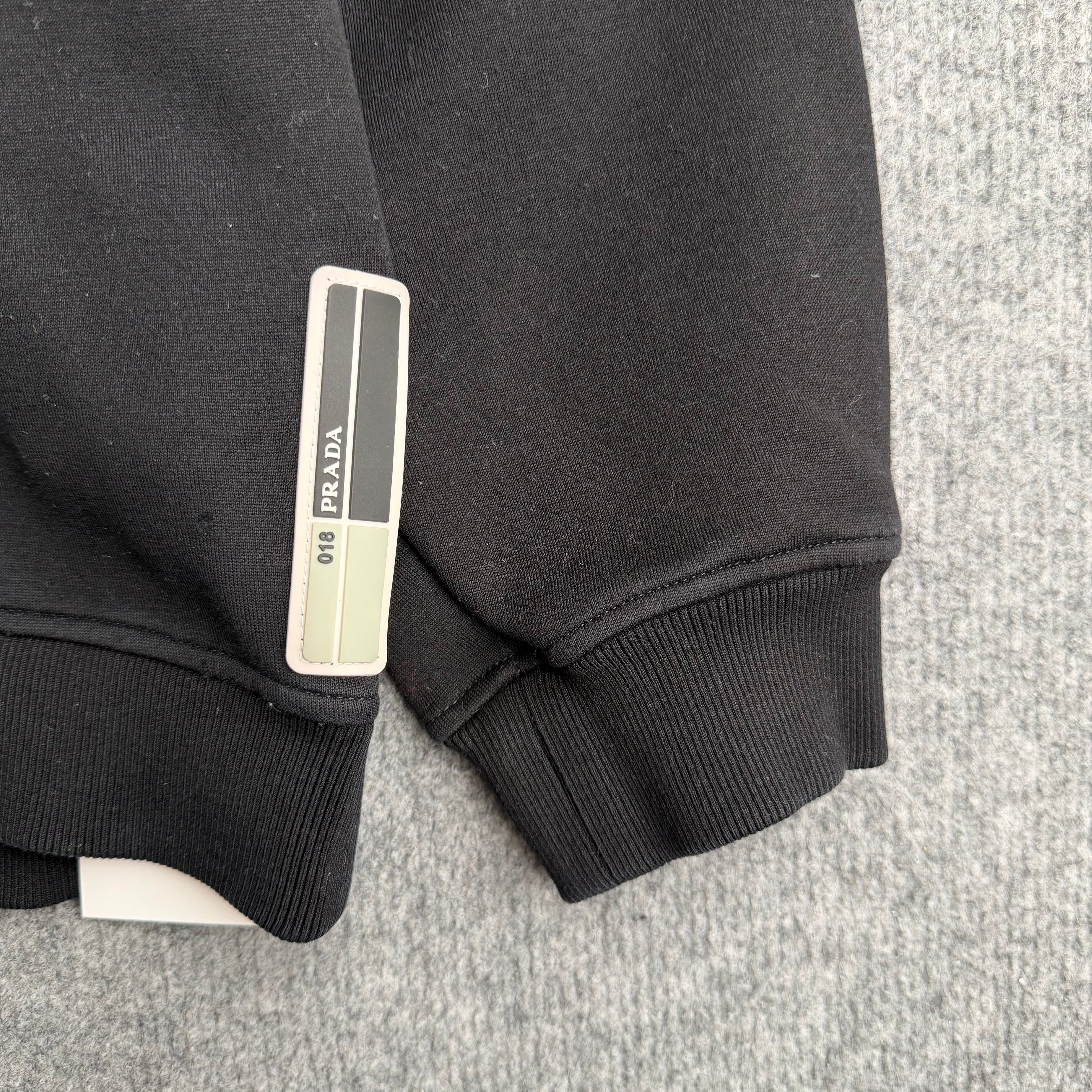 Prada bluse (Str. S)