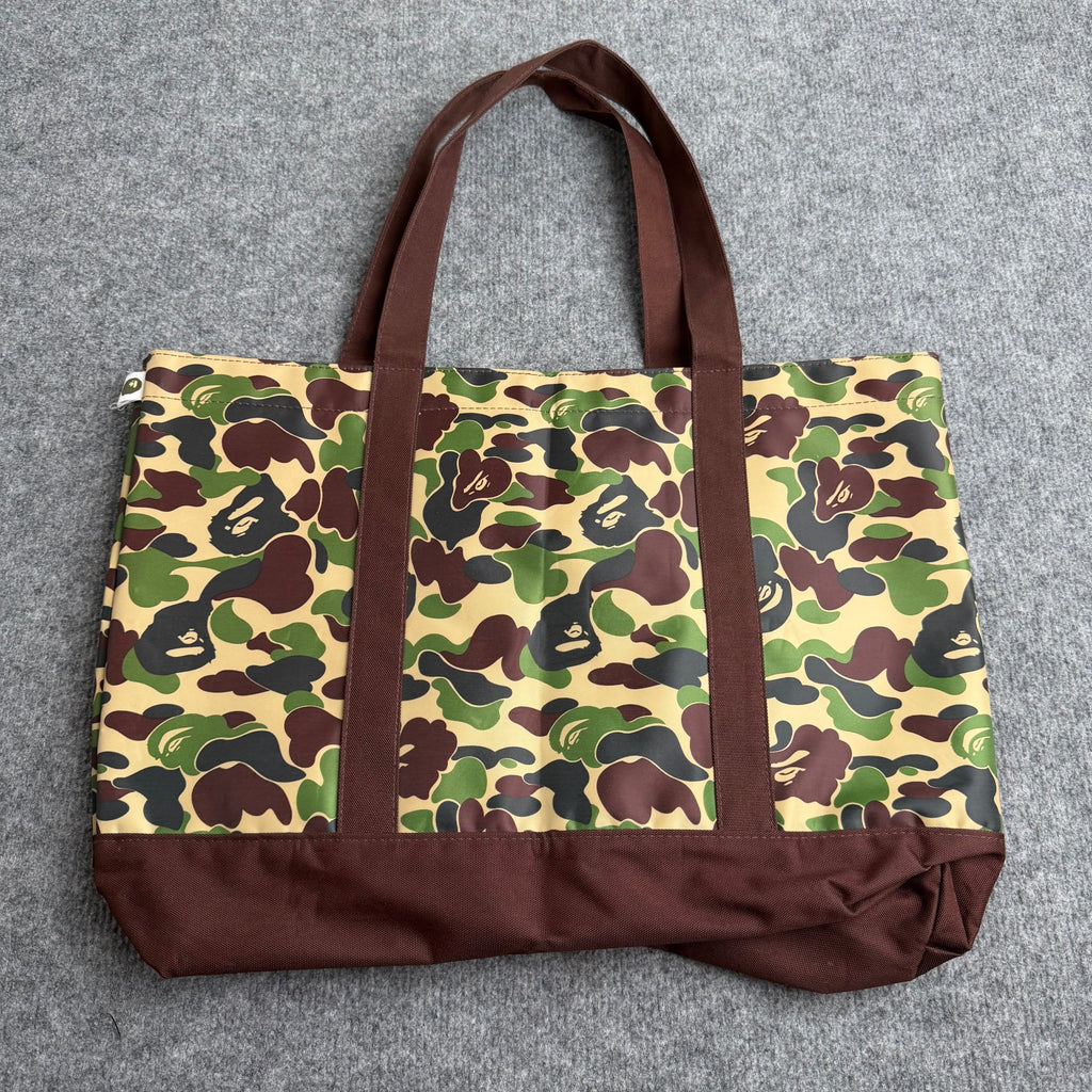 A bathing ape taske