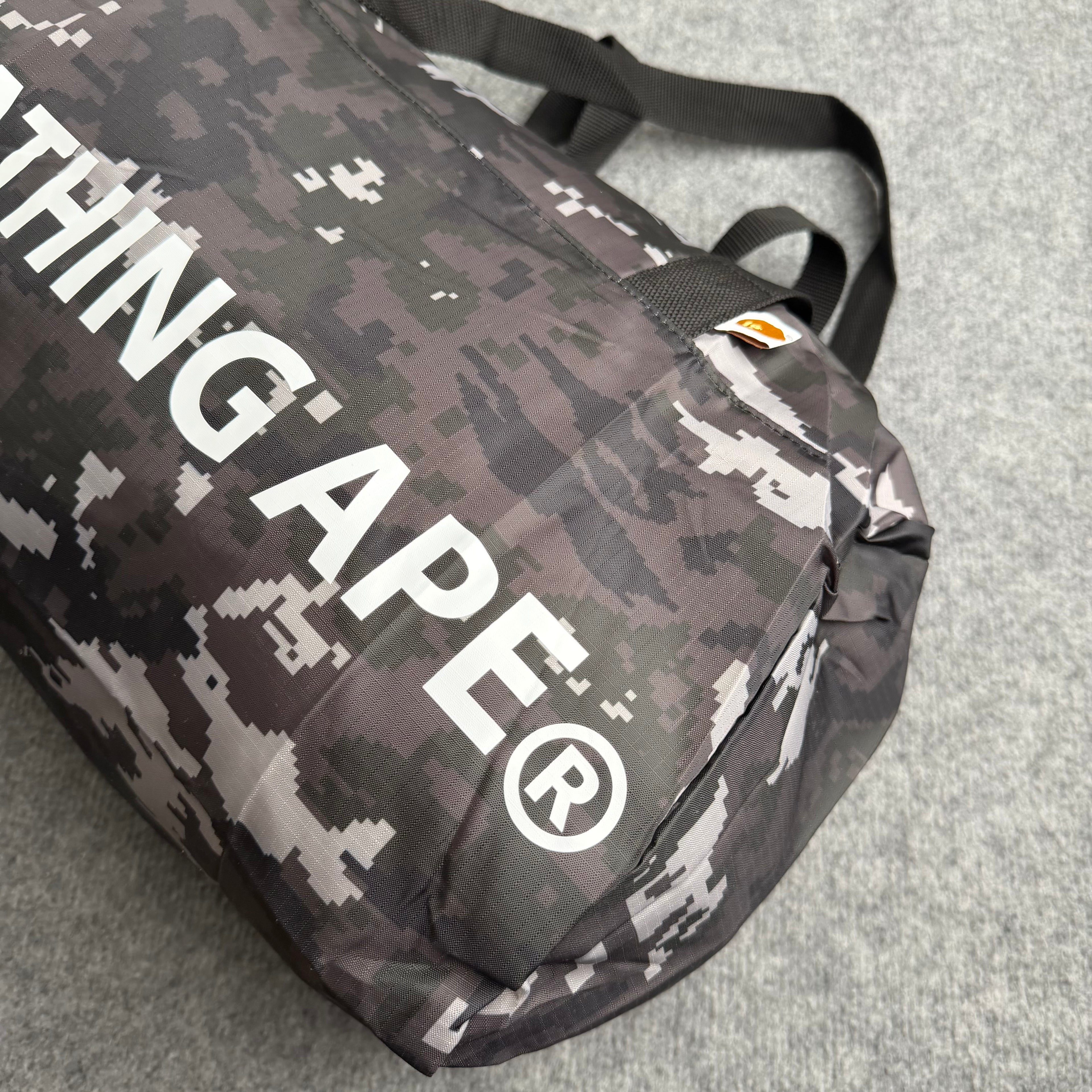A bathing ape taske